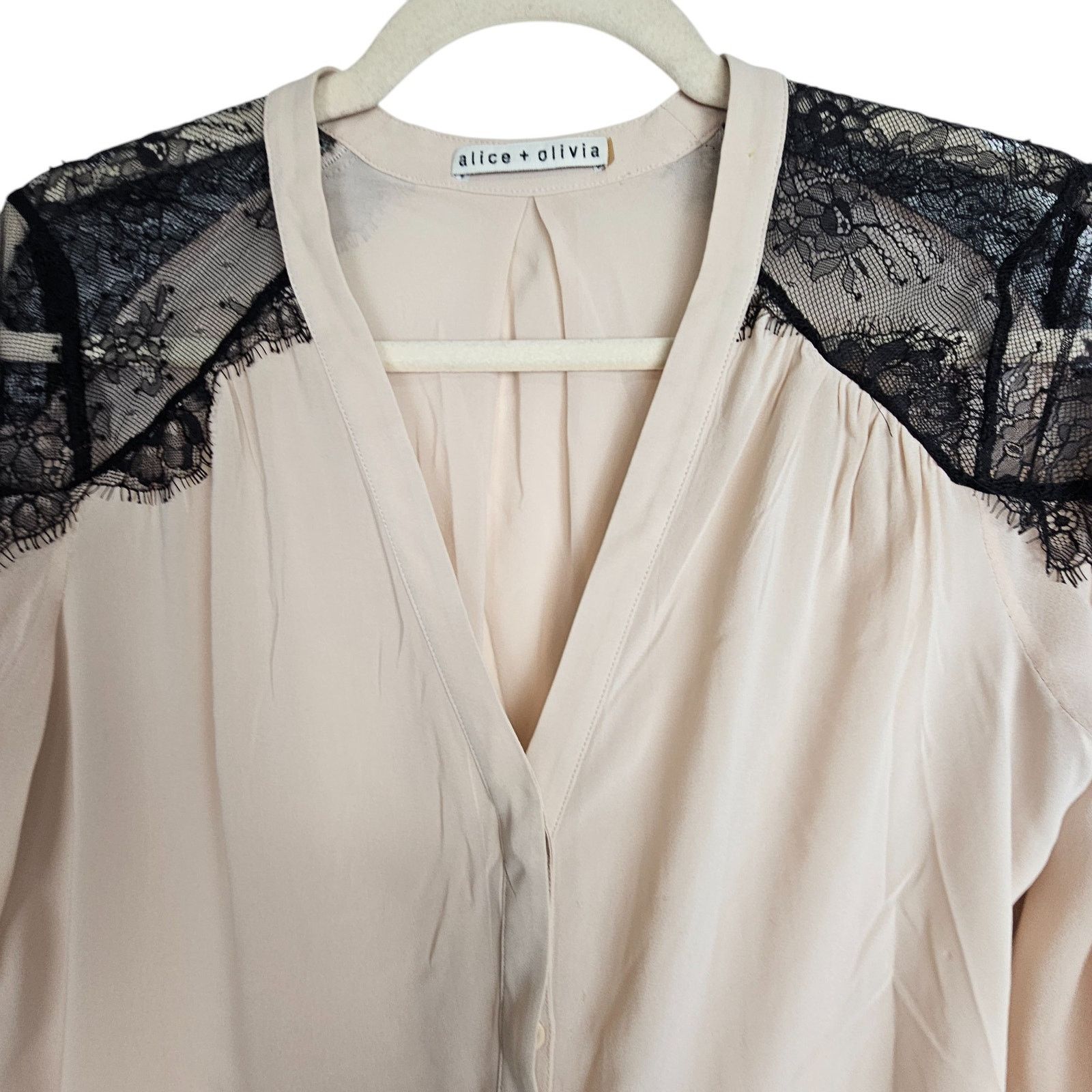 Alice + Olivia Alice + Olivia Sofia Silk Blouse Lace Fairycore Quiet Luxury Size M / US 6-8 / IT 42-44 - 3 Thumbnail
