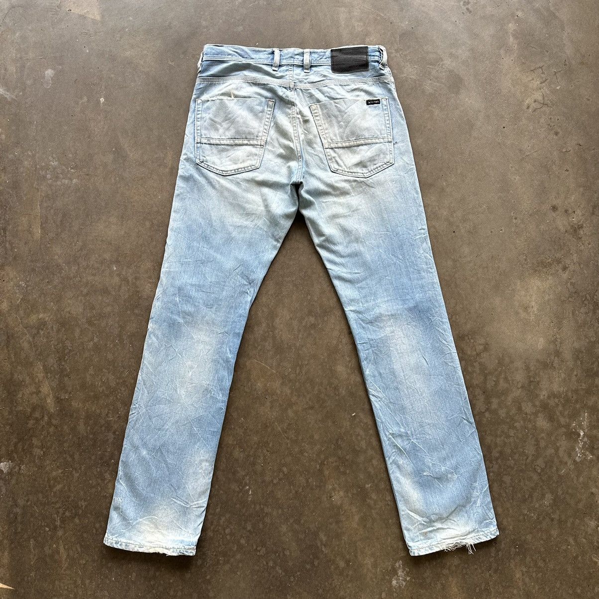 Japanese Brand Vintage Back Numbers Lightwash Faded Distressed Denim Jean Size US 32 / EU 48 - 9 Thumbnail