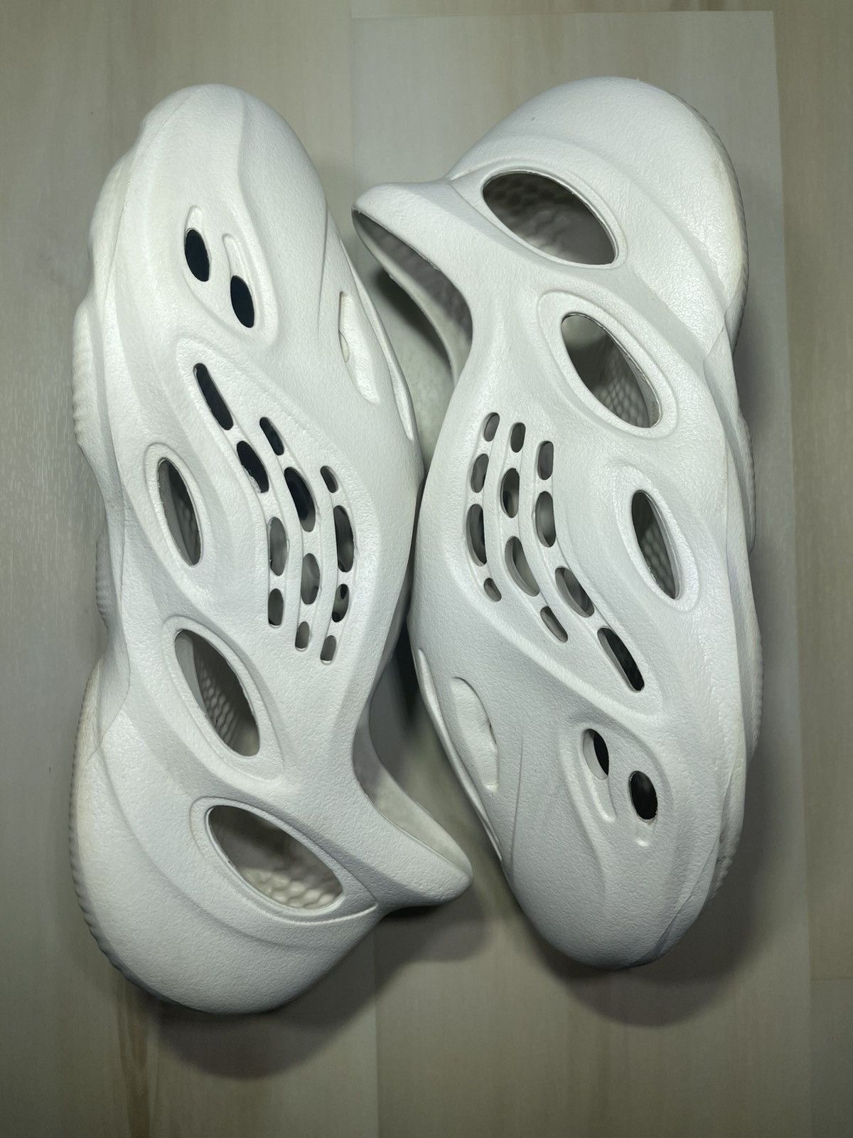 Adidas Adidas Yeezy Foam RNNR 'Sand' Size 10 Runner FY4567 Size US 10 / EU 43 - 4 Thumbnail