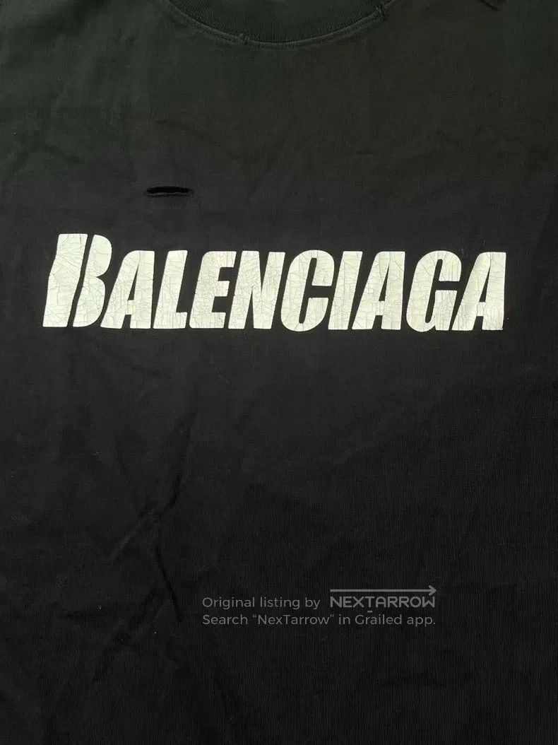 Balenciaga Balenciaga Letter Printed Pattern Ripped Round Neck Short Size US S / EU 44-46 / 1 - 3 Thumbnail