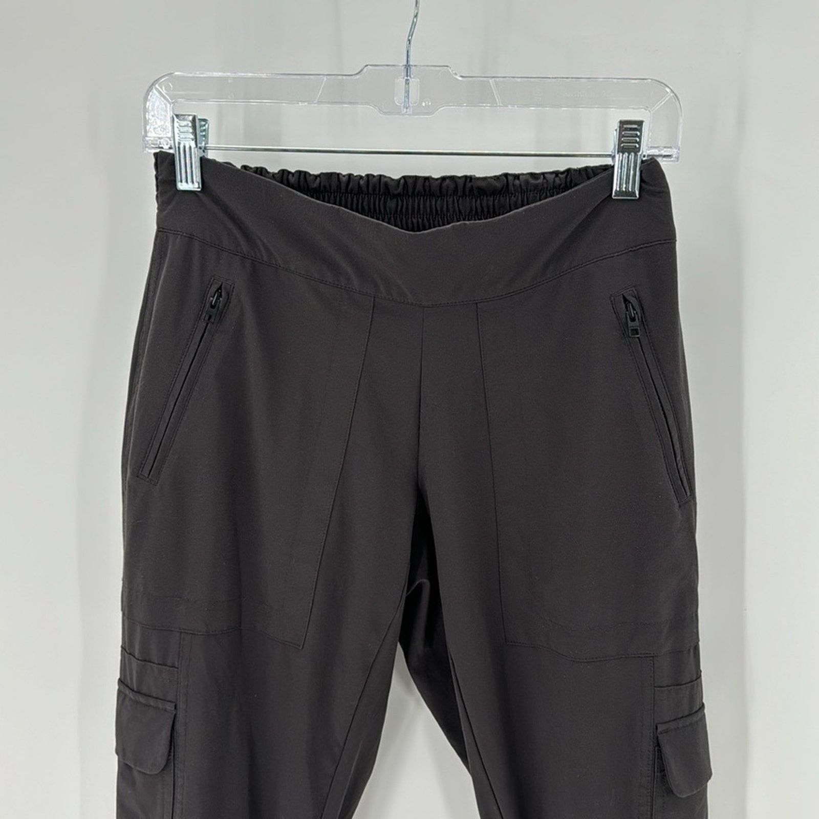 Athleta Athleta Chelsea Cargo pants black athleisure athletic sz 2 Size 27" / US 4 / IT 40 - 2 Thumbnail