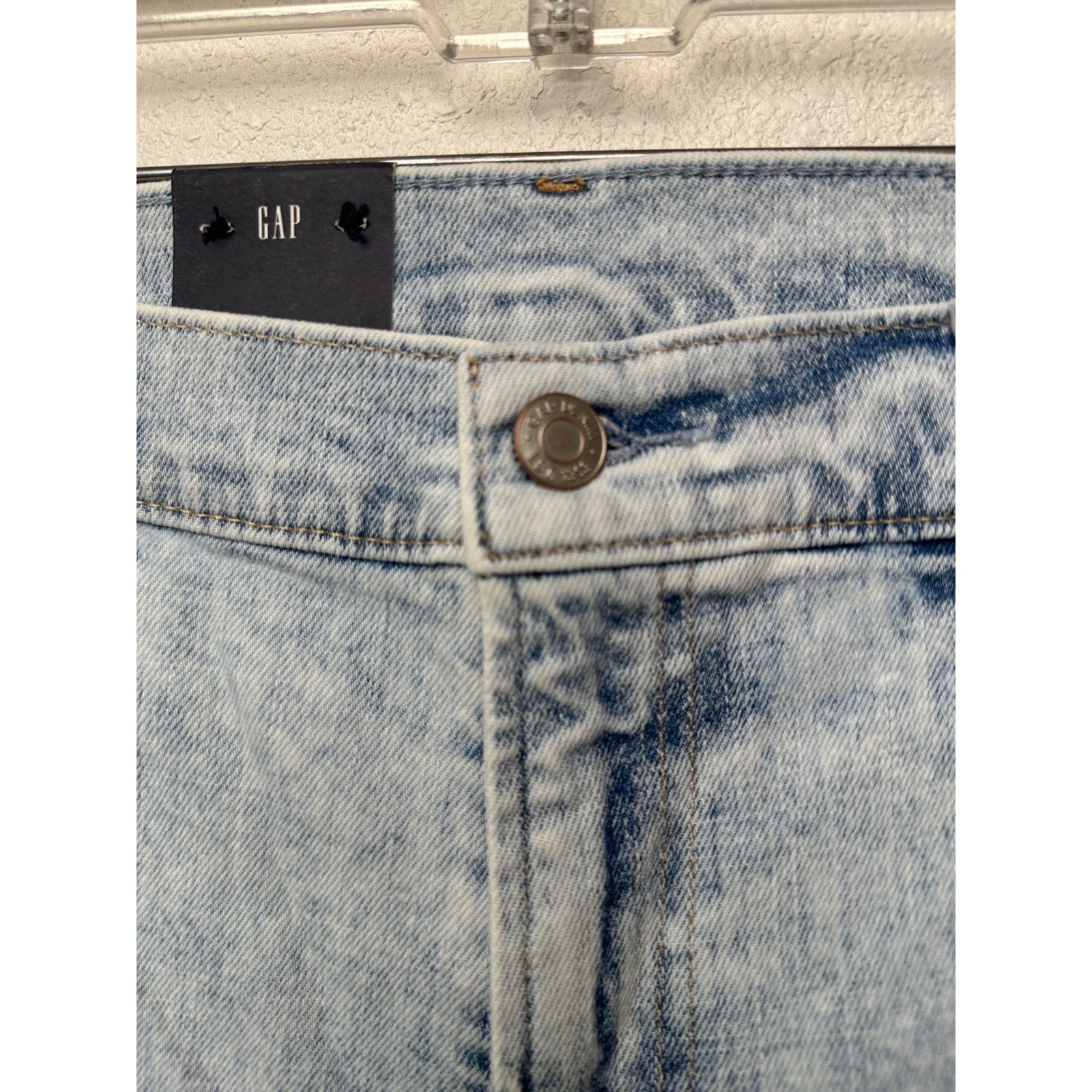 Gap NWT GAP Girlfriend Mid Rise Jeans Gray Acid Wash 31 Raw Hem Size 31" - 4 Thumbnail