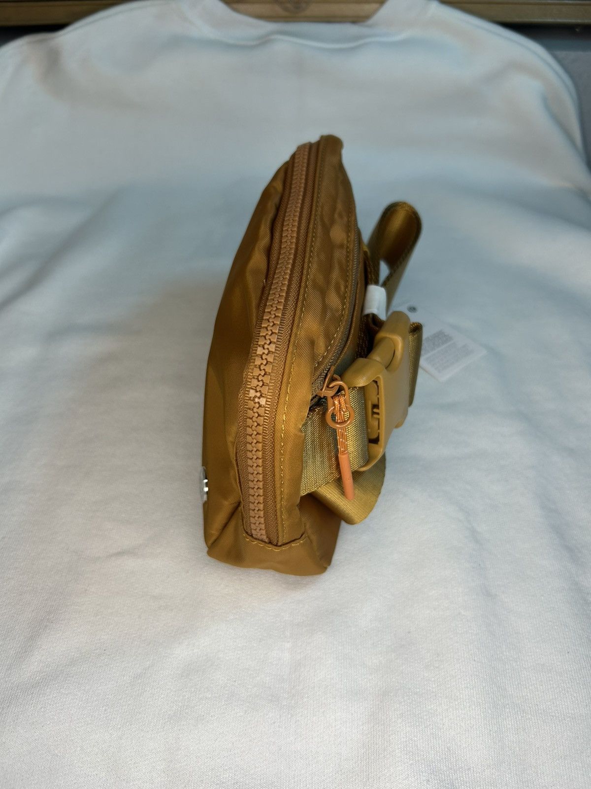 Lululemon New Lululemon Everywhere Belt Bag Color:Caramel/ Size IL Size ONE SIZE - 5 Thumbnail