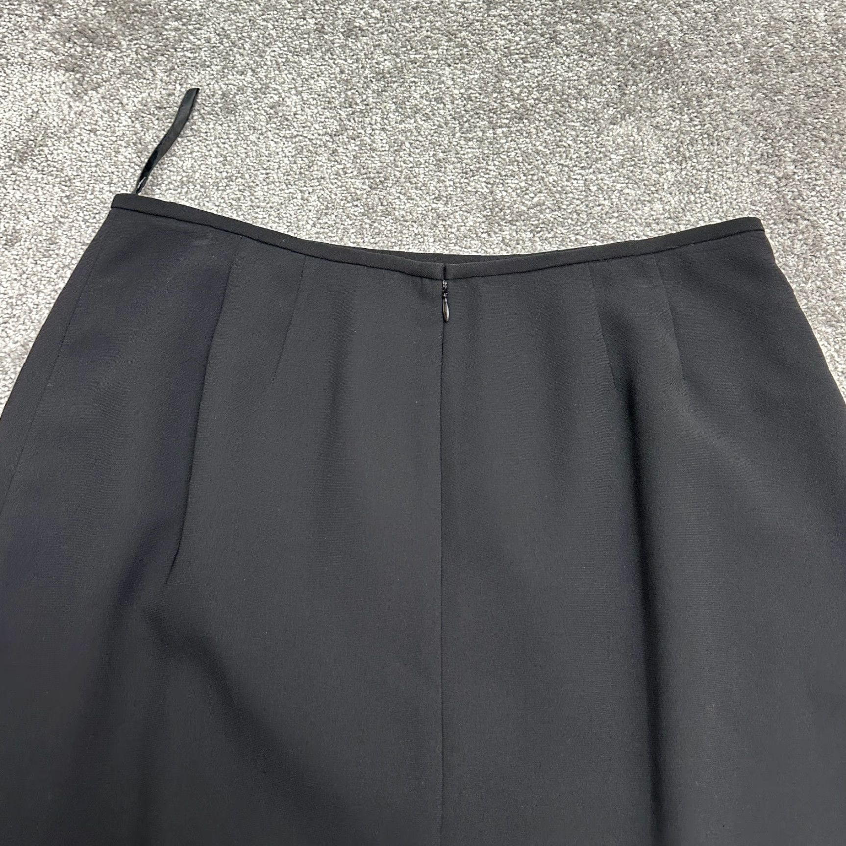 Vintage Le Suit Black Skirt Midi Pencil Womens 12 Zip Back Slit Workwear Office 26in Polyester Dry Clean Only Size 34" / US 12 / IT 48 - 3 Thumbnail