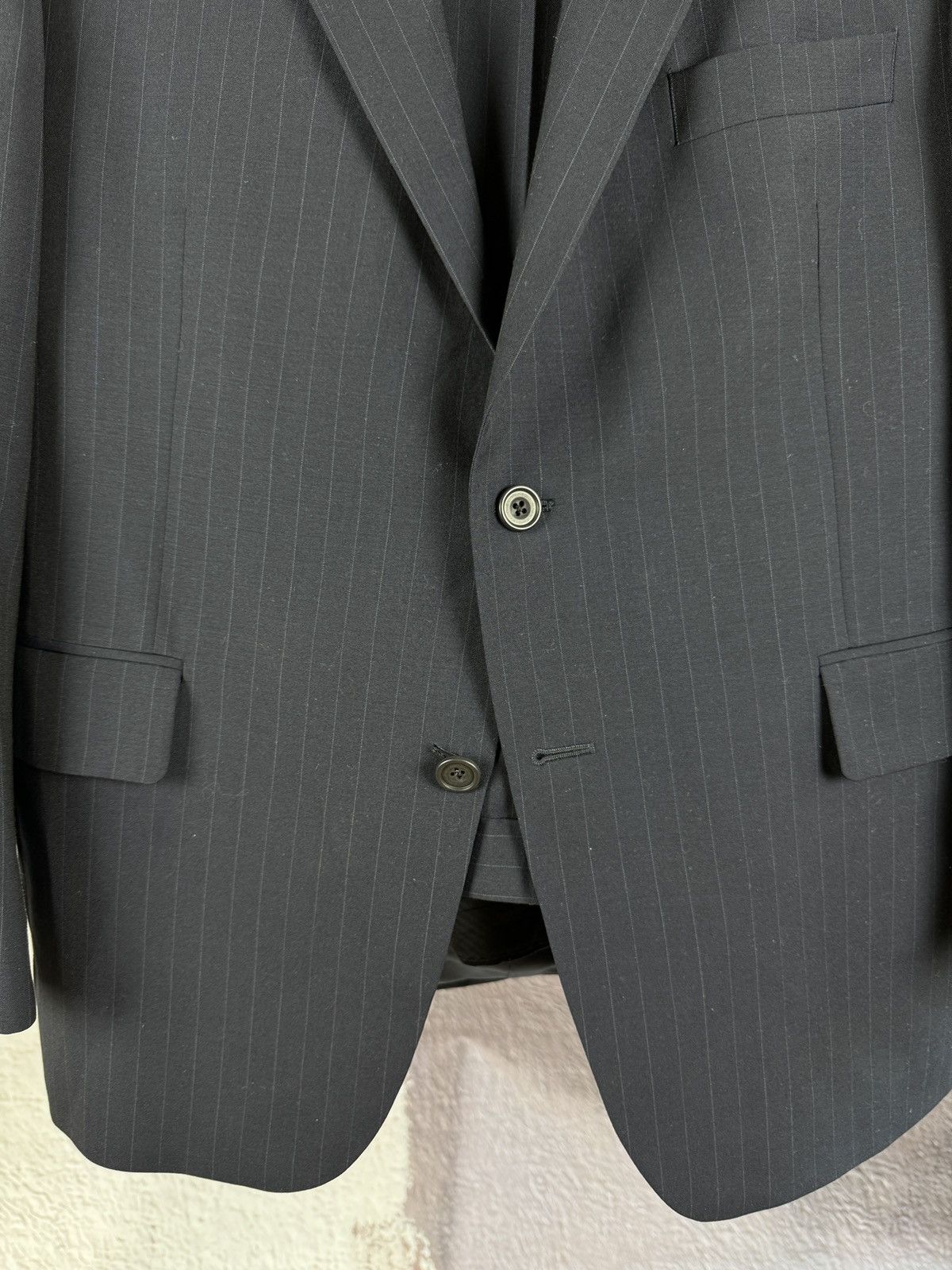 Gieves & Hawkes Gieves & Hawkes Saville Row navy striped wool suit 2 button Size 46R - 7 Thumbnail