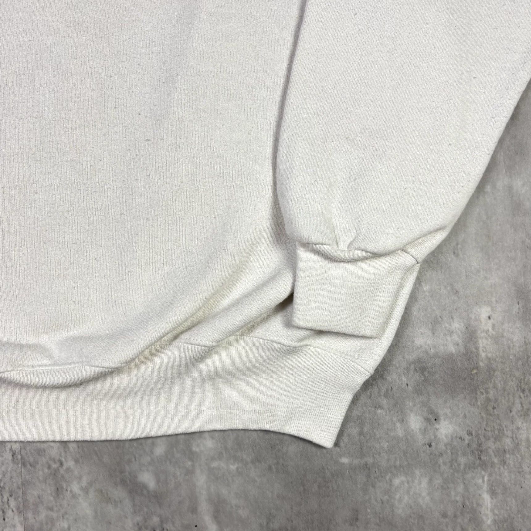 Vintage VINTAGE Sacramento Proud Sweatshirt White Crewneck Adult XL 80s Men Pullover Cotton Blend Gildan Heavy Blend All Seasons Size US XL / EU 56 / 4 - 7 Thumbnail