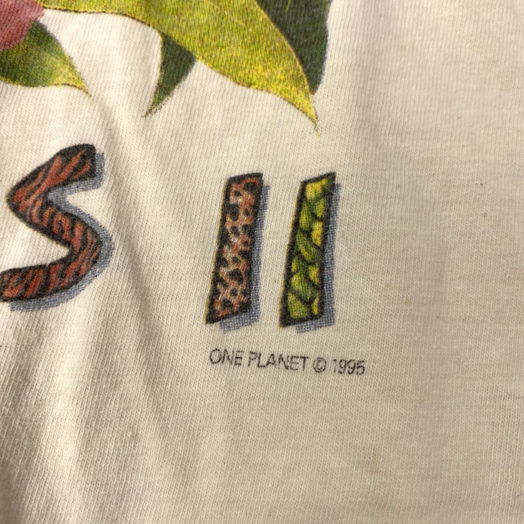 Vintage VINTAGE One Planet Shirt Mens Large Ivory 90s Animals Nature Graphic Print Cotton Jersey Crew Neck Short Sleeve T-Shirt Mens Size US L / EU 52-54 / 3 - 4 Thumbnail