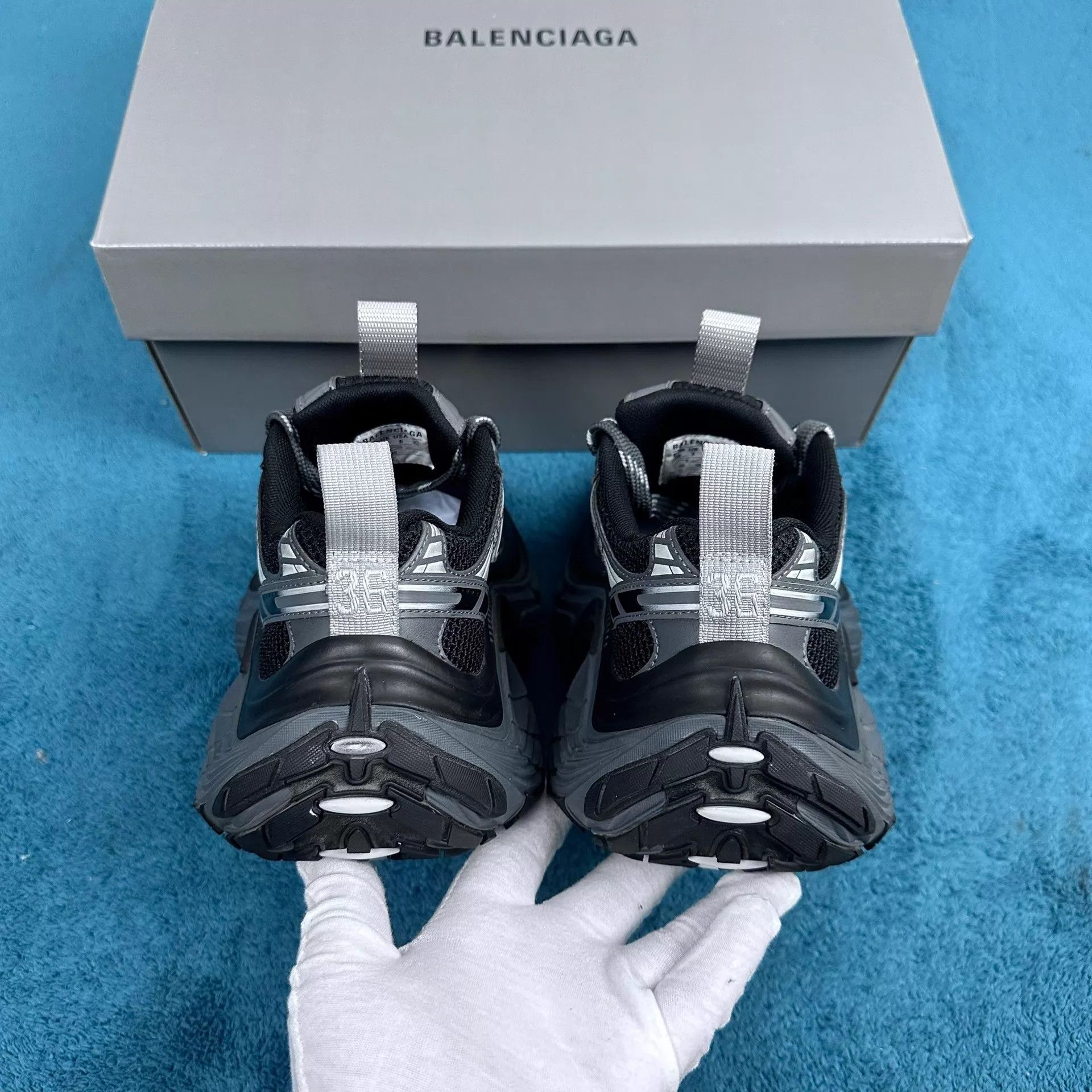 Balenciaga Balenciaga 6XL Thick Sole Dad Sneaker Black 36 Size US 5.5 / IT 35.5 - 4 Thumbnail