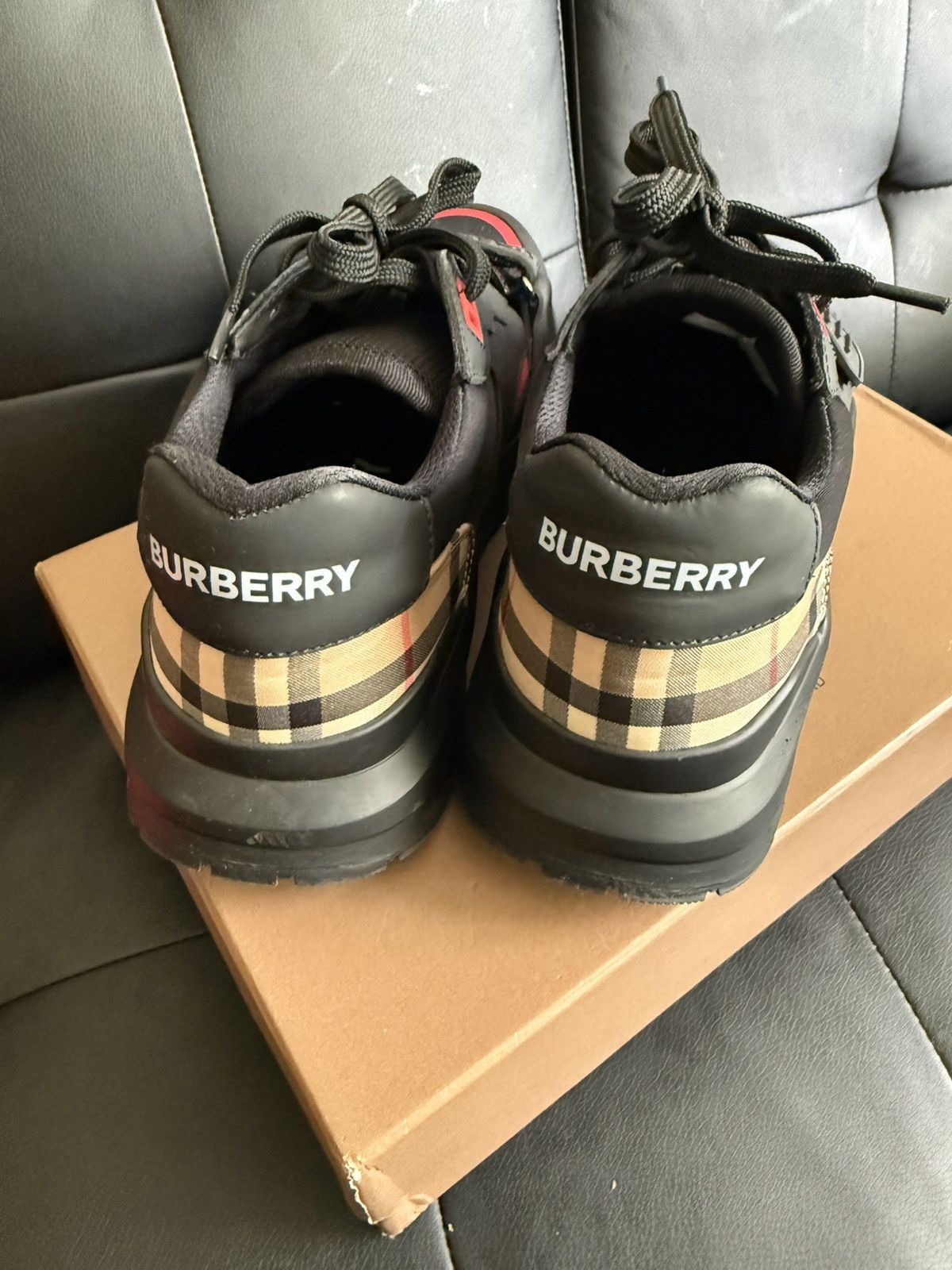 Burberry Burberry check suede leather Size US 9 / EU 42 - 2 Thumbnail