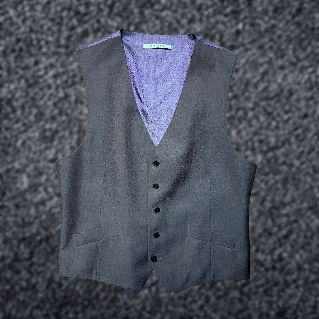 Ted Baker Ted Baker Coat? vest? Gray Suit Vest Mens 44R Regular 3 Piece Waistcoat Gray Ted Baker Mens 44R Suit Vest Size US S / EU 44-46 / 1 - 1 Thumbnail