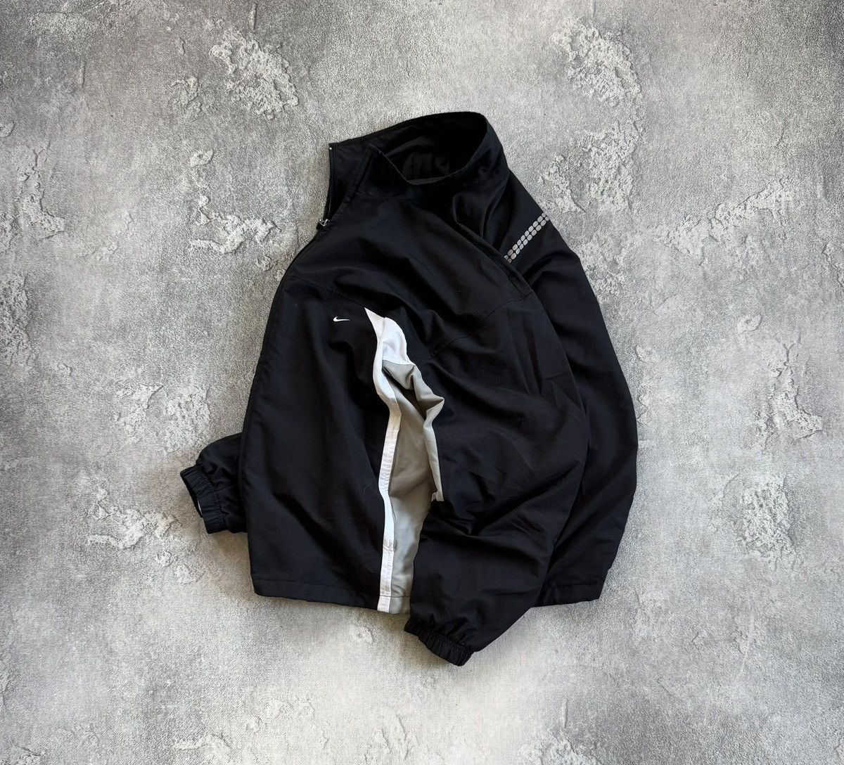 Nike Nike L/size swoosh light track jacket bomber olympic retro Size US L / EU 52-54 / 3 - 1 Thumbnail