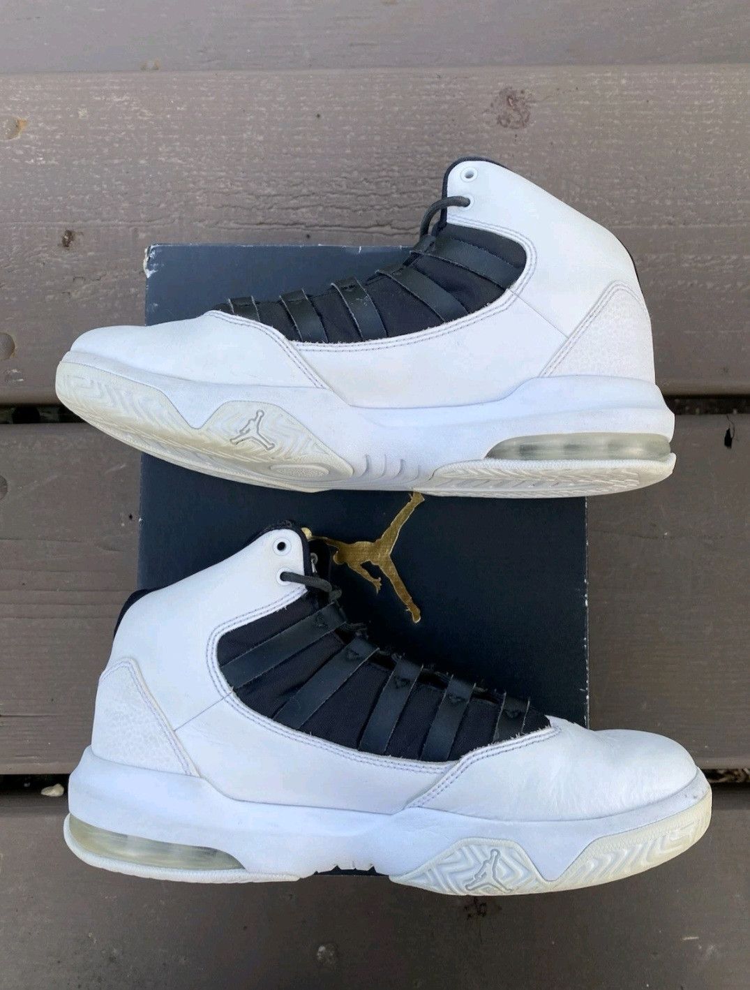 Jordan Brand Nike Air Jordan Max Aura GS White Black AQ9214100 Size 6.5 Size US 6.5 / EU 39-40 - 4 Thumbnail