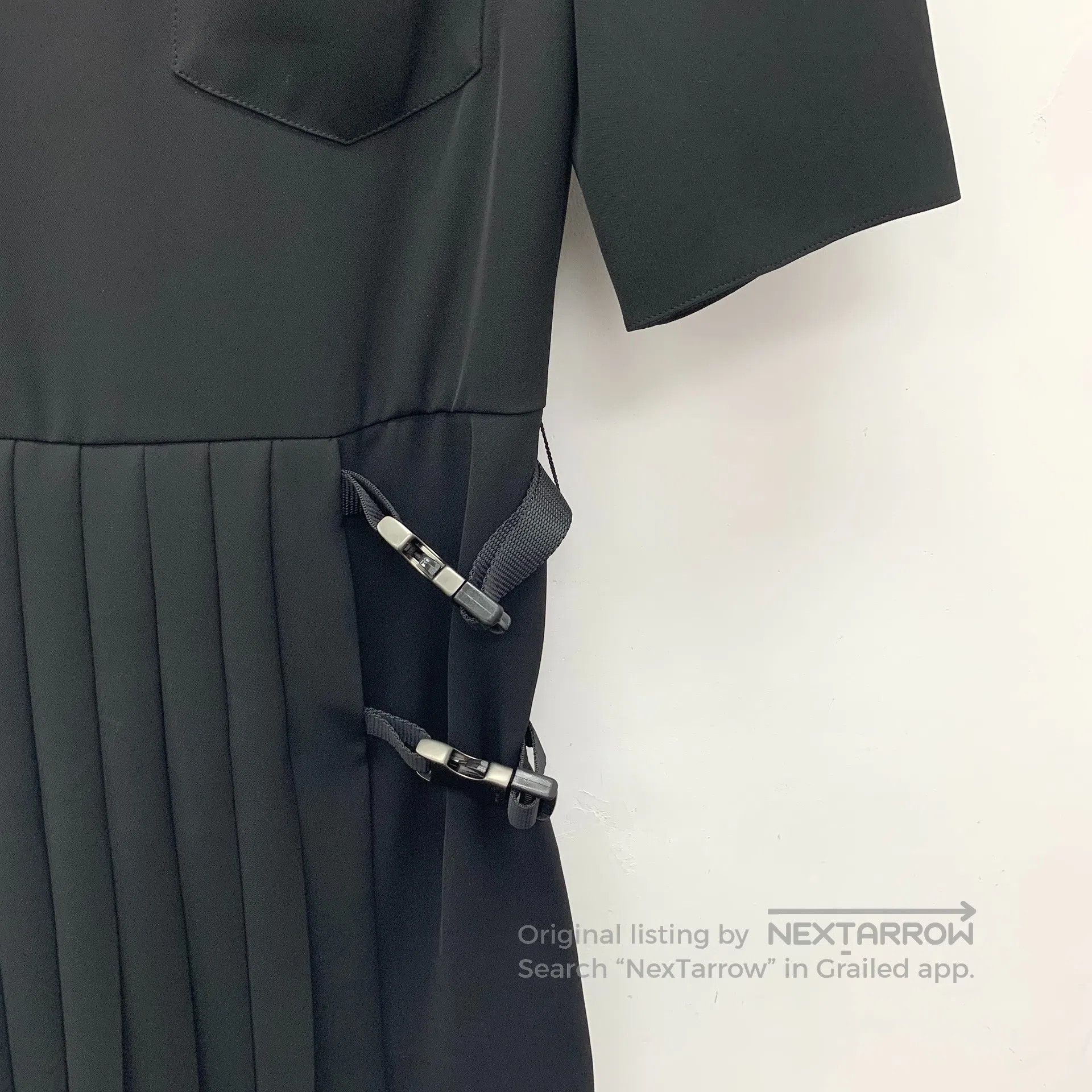 Prada Prada Black Triangle Logo Pleated Collar Semi-Zip Short Sl Size XS / US 0-2 / IT 36-38 - 4 Thumbnail
