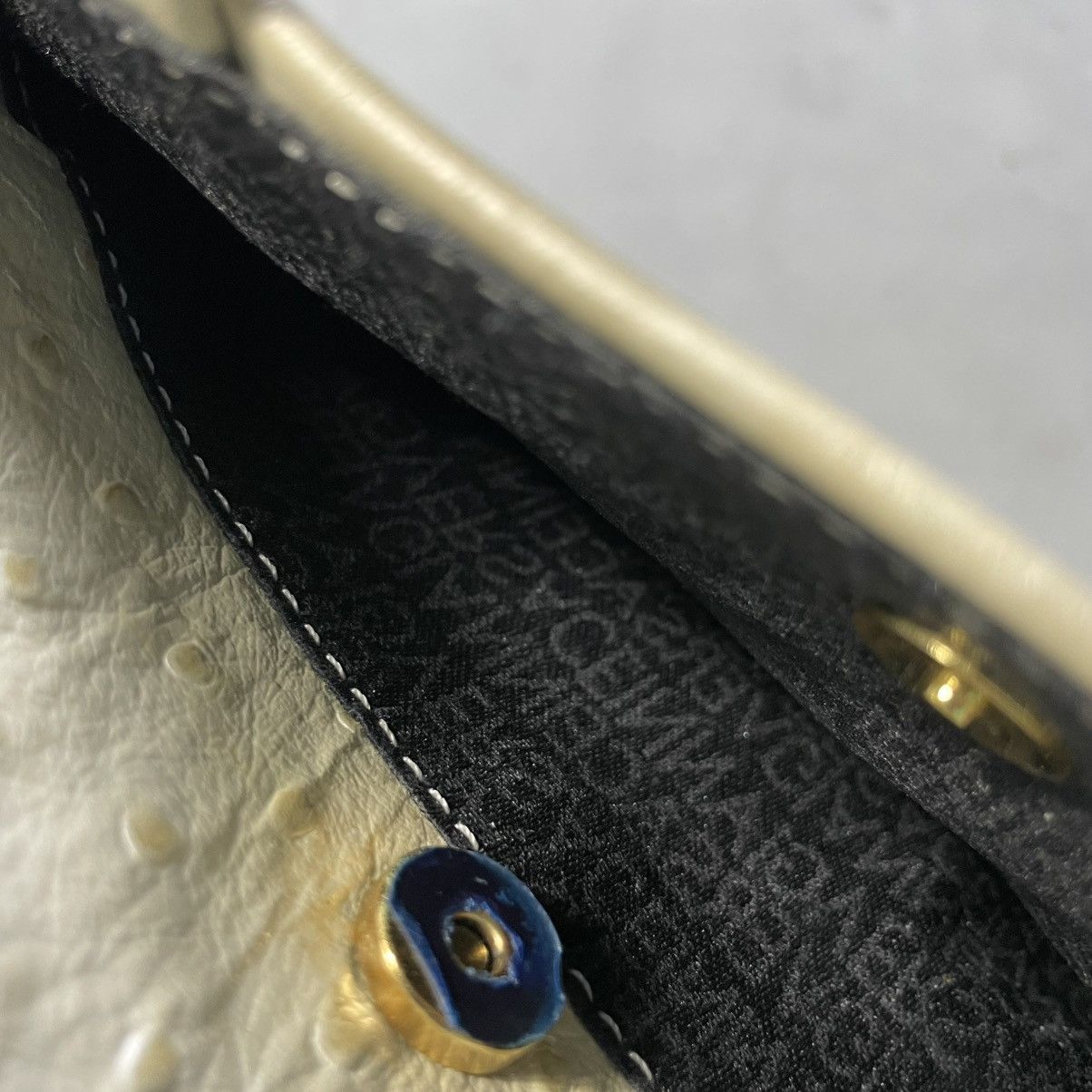 Versace GIANNI VERSACE PEARL WHITE OSTRITCH HAND BAG Size ONE SIZE - 15 Thumbnail
