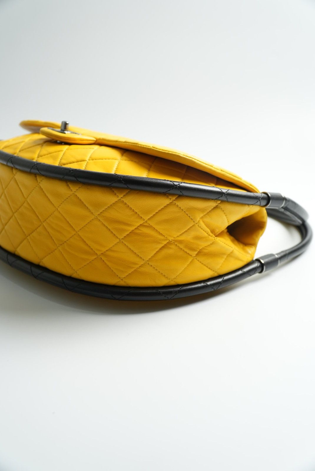 Chanel SS13 Rare Chanel Hula Hoop Handbag Size ONE SIZE - 7 Thumbnail