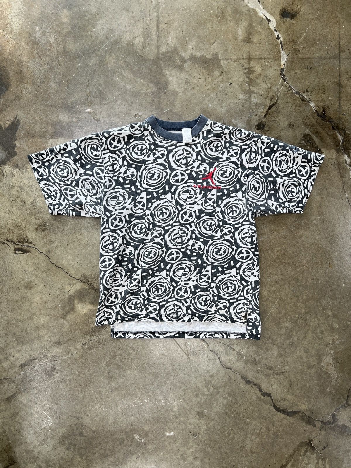 Jordan Brand × Nike × Vintage Vintage 90s Air Jordan AOP Jumpan Tee Medium Size US M / EU 48-50 / 2 - 2 Thumbnail