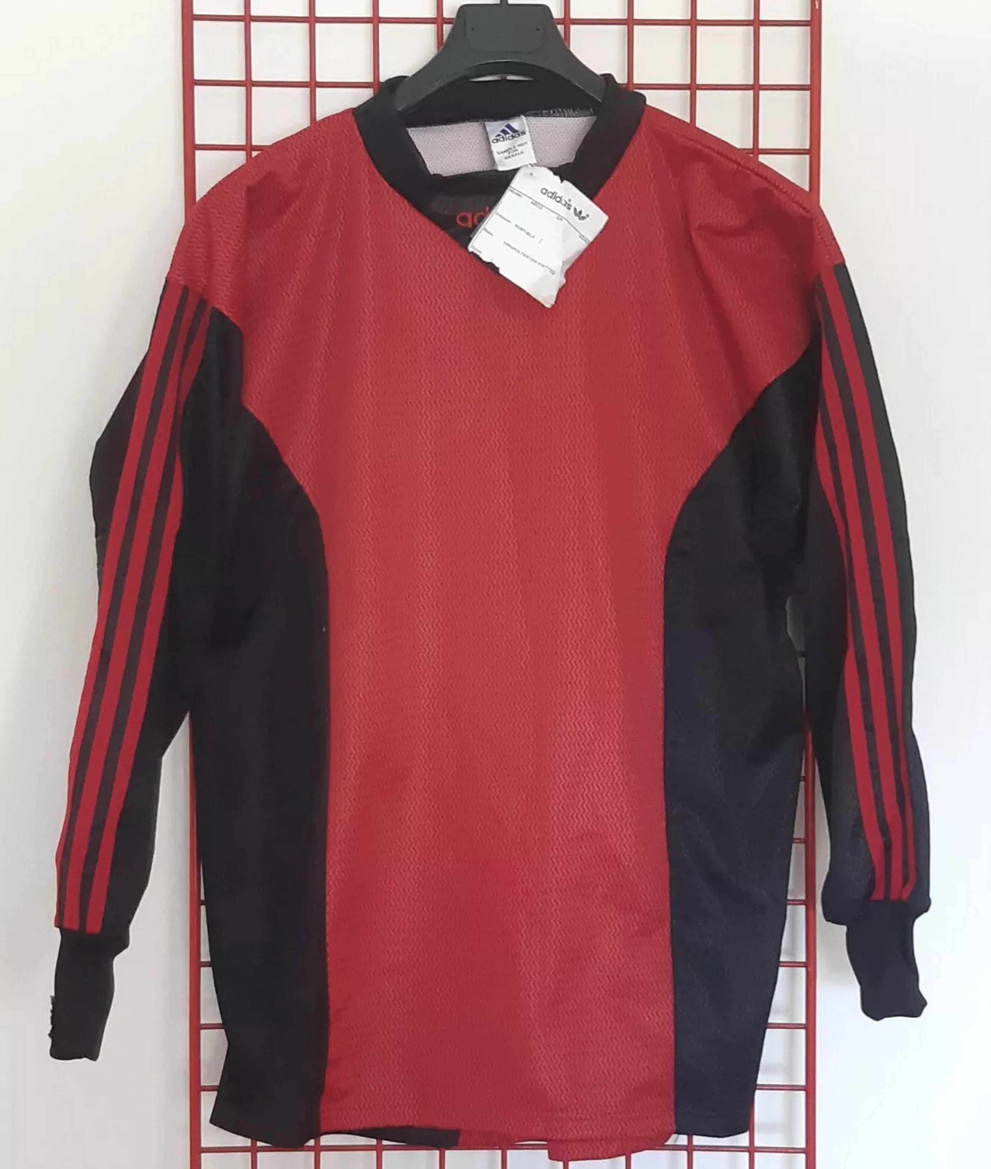 Adidas ADIDAS Soccer GK Jersey with Kevlar England size L NWT Size US L / EU 52-54 / 3 - 1 Thumbnail