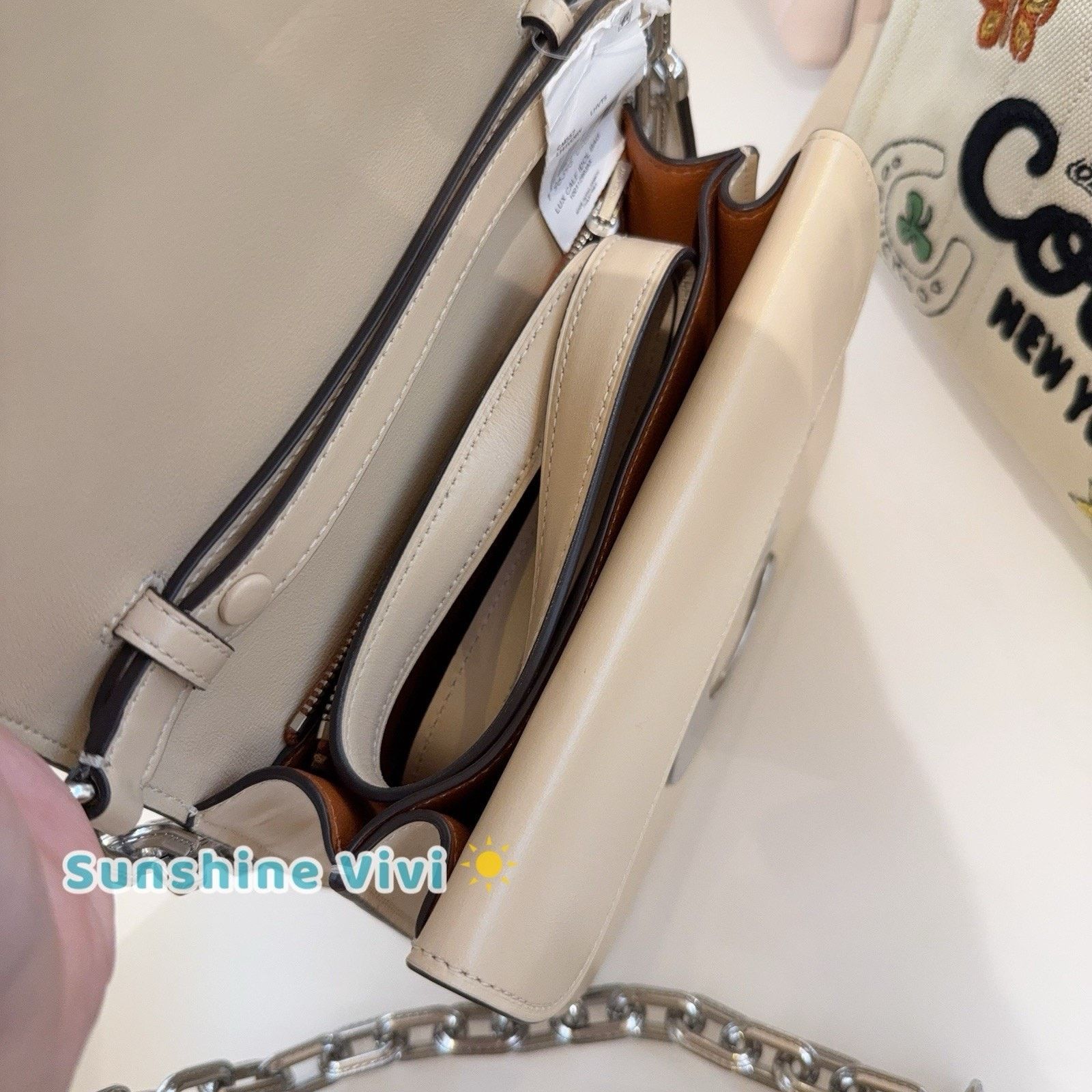 Coach NWT COACH Crossbody Bag Idol Bag Ivory Leather CM557 Size ONE SIZE - 8 Thumbnail