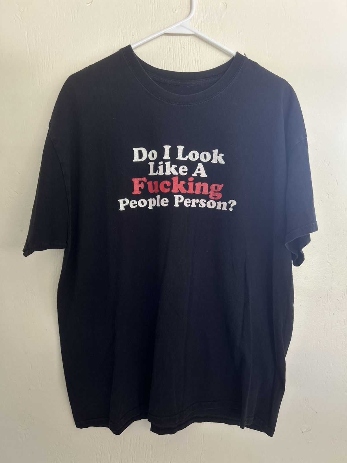 Vintage Do I Look Like A F*cking People Person? Black T-shirt Size US XL / EU 56 / 4 - 1 Thumbnail