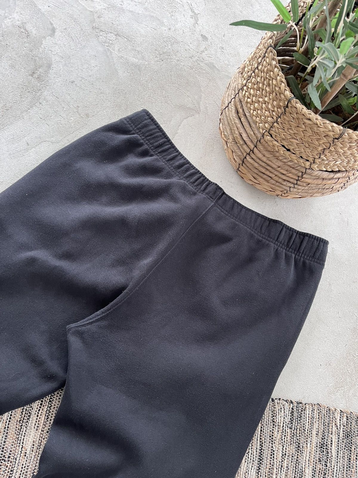 Champion Vintage Champion Fleece Track Pants Black Basic Sweatpants Size US 38 / EU 54 - 15 Thumbnail