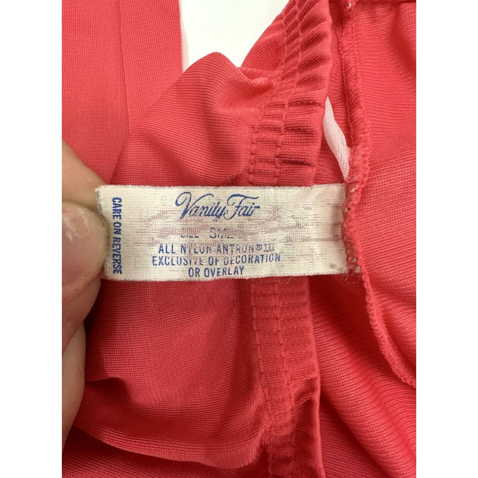 Vintage VINTAGE Vanity Fair Women Pajama Set Small Pink Long Sleeve Button Up Silky VTG Pajama Set Wearable 80s 90s Womens Size S / US 4 / IT 40 - 7 Thumbnail