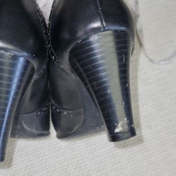 Vintage Rialto Hand Tooled Black 3" Heeled Sz 8.5 Bootie Size US 8.5 / IT 38.5 - 9 Thumbnail