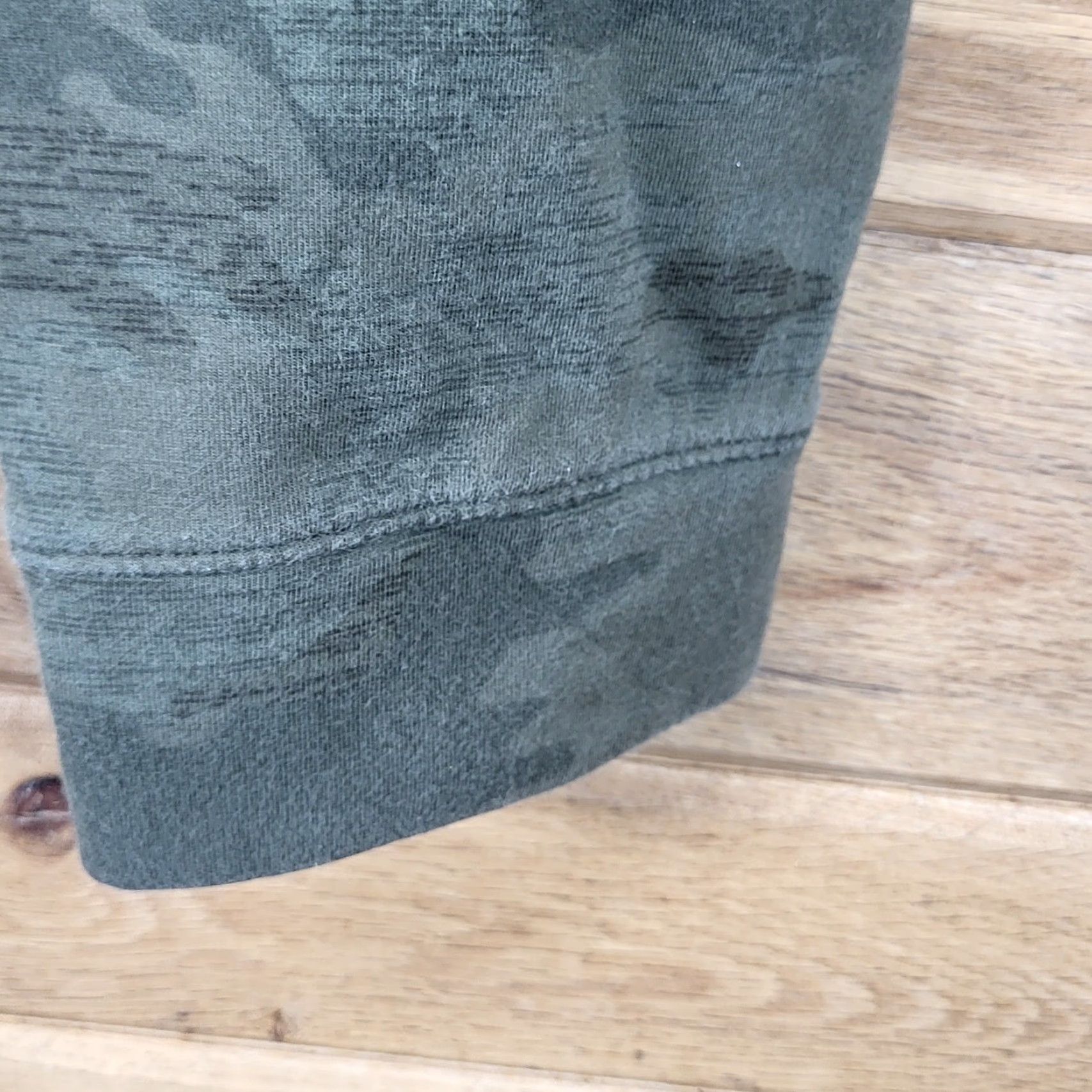 Old Navy Old Navy Joggers Mens S Small Green Camo Tech Fleece Style Pants Size US 29 - 8 Thumbnail