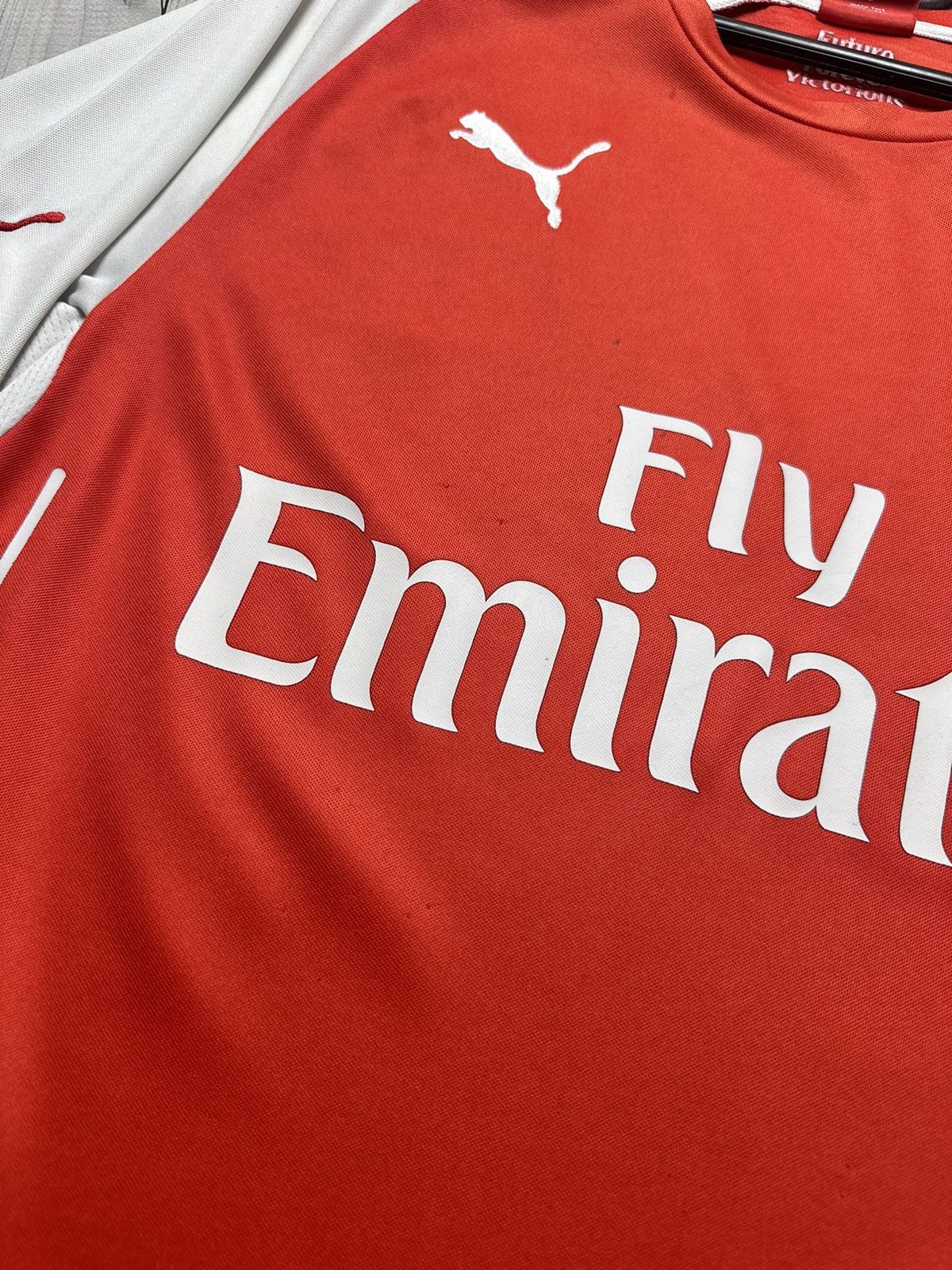 Vintage Vintage red Arsenal soccer jersey size M puma Size US M / EU 48-50 / 2 - 4 Thumbnail