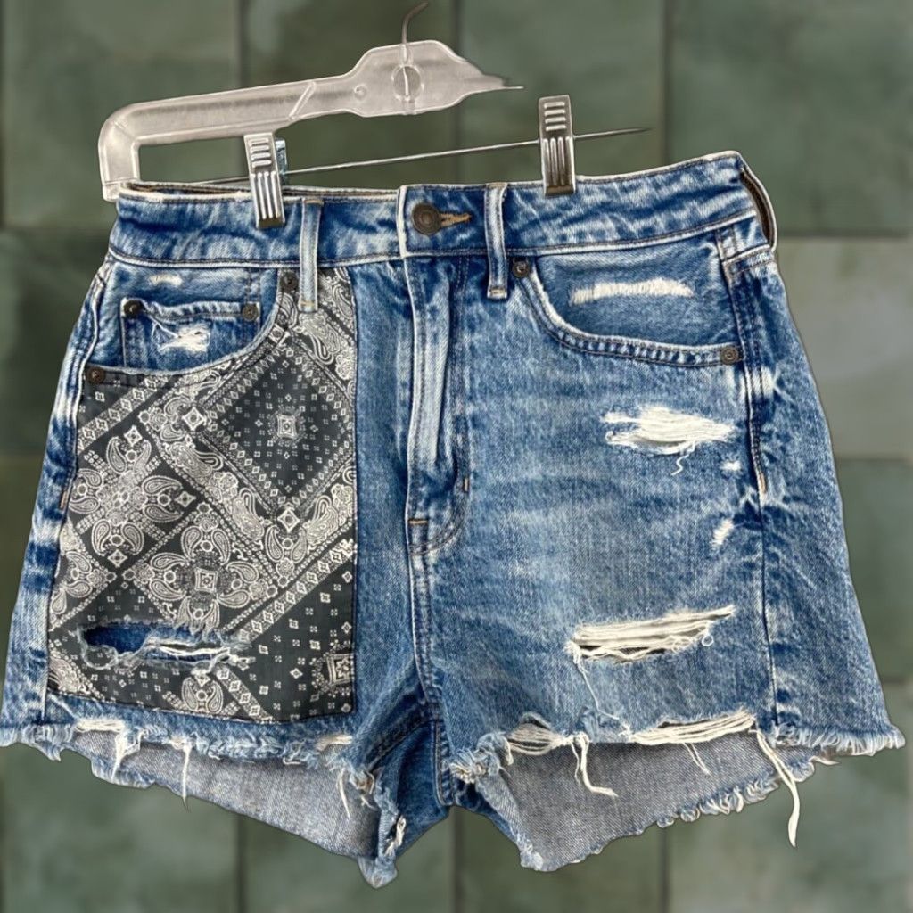 American Eagle Outfitters American Eagle Womens High Rise Boyfriend Shorts 90s Distressed Size 27" / US 4 / IT 40 - 1 Thumbnail