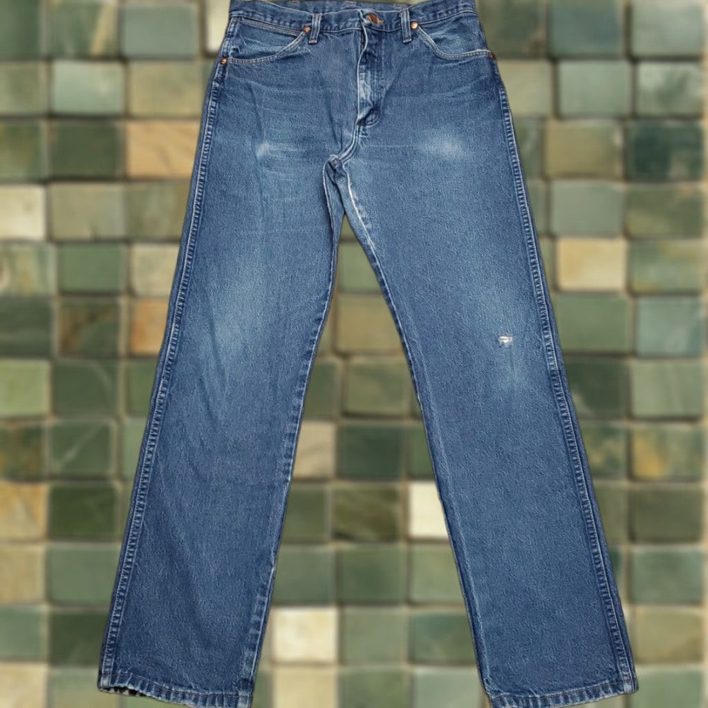 Wrangler VINTAGE Wrangler 13MWZ Jeans Men 33x32 Blue Faded Denim Cowboy Western Rodeo Ranch Pants Size US 33 - 1 Thumbnail