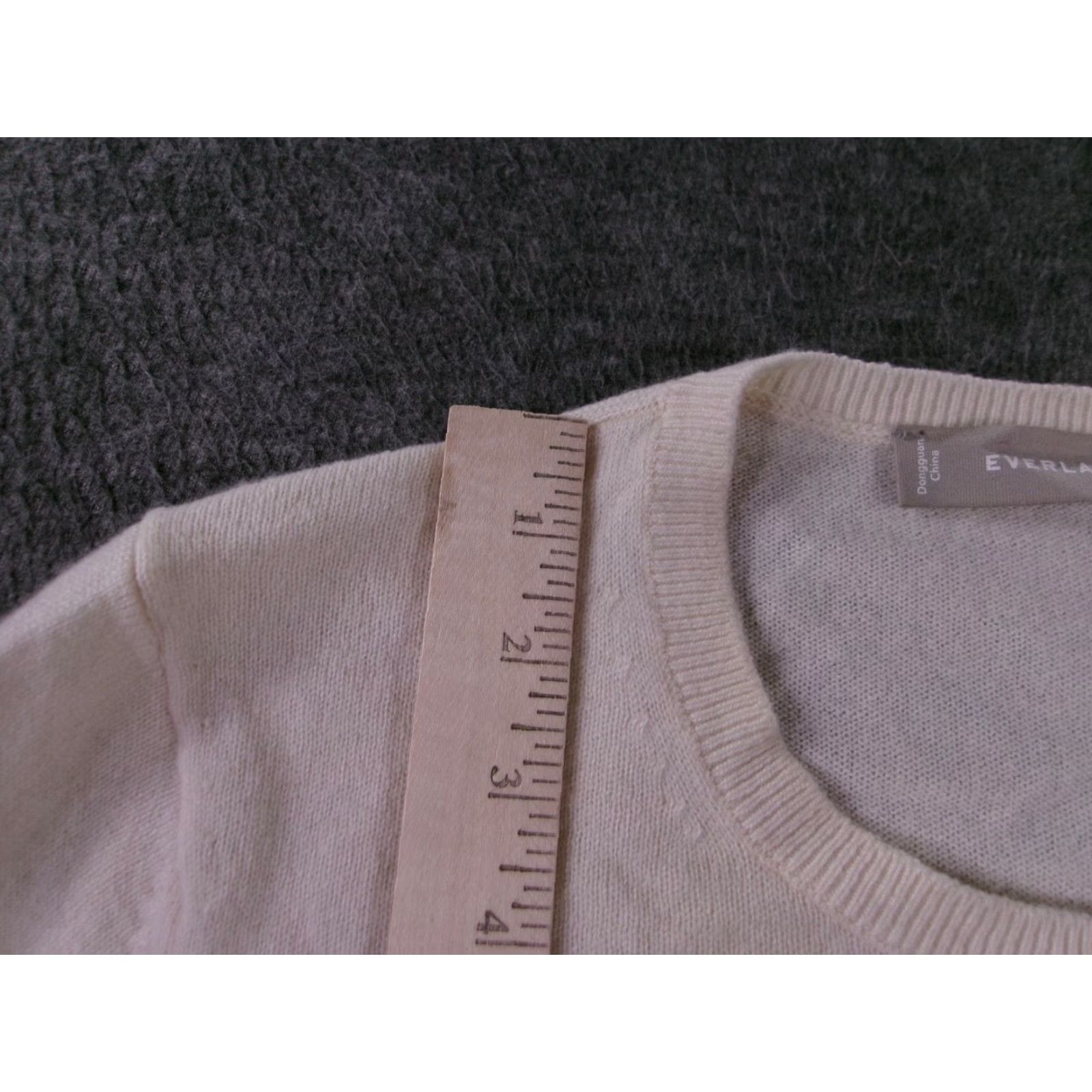 Everlane Everlane Crewneck Sweater Womens S Ivory Cashmere Blend Long Sleeve Pullover Ribbed Hem Casual 90s Theme: Classic Womens (no 90s actually) Size S / US 4 / IT 40 - 4 Thumbnail