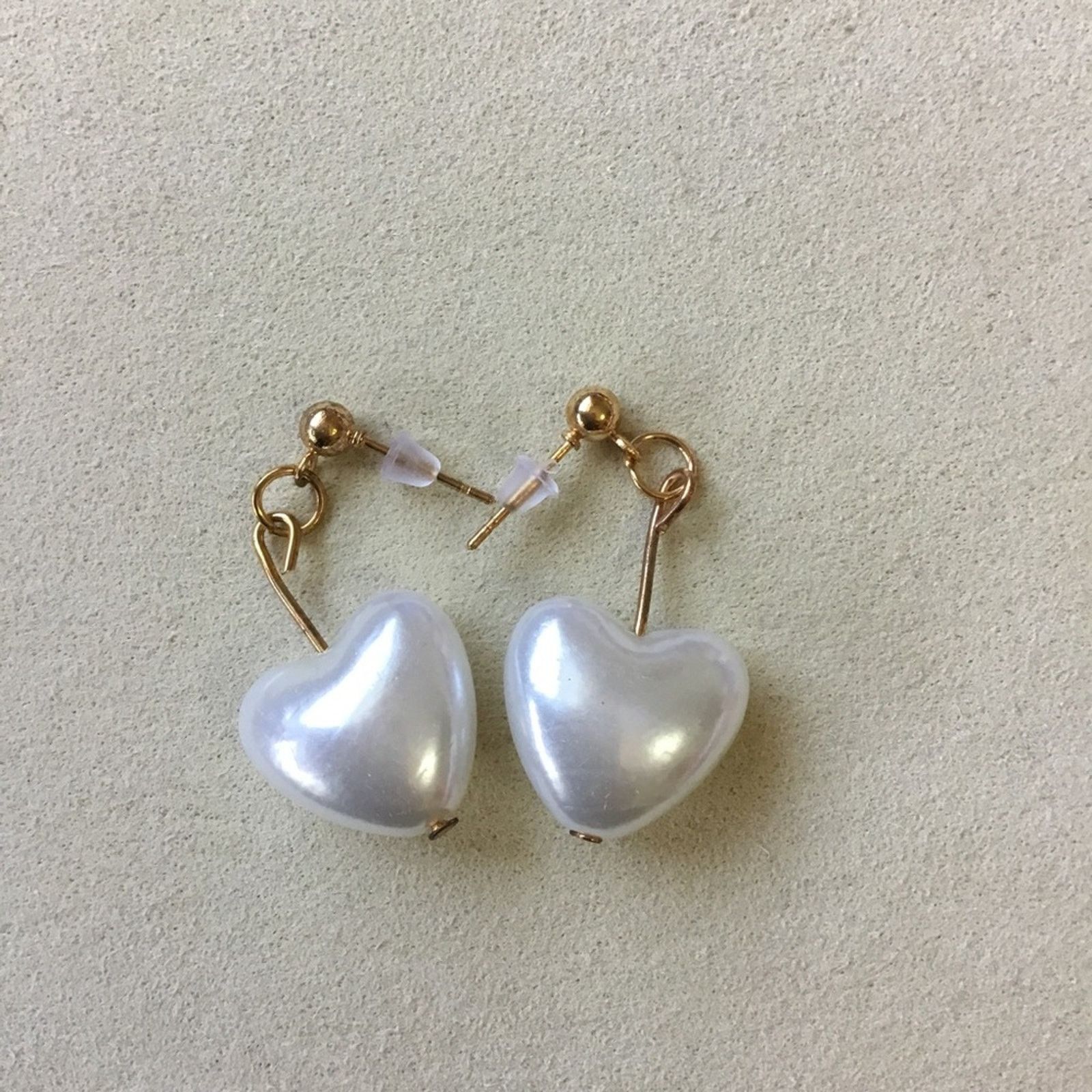 Other Gold Heart Shape Pearl Drop Earrings Size ONE SIZE - 2 Thumbnail