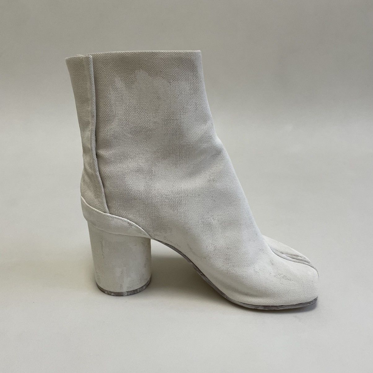 Maison Margiela White Painted Canvas Tabi Boots Size US 10 / IT 40 - 16 Thumbnail