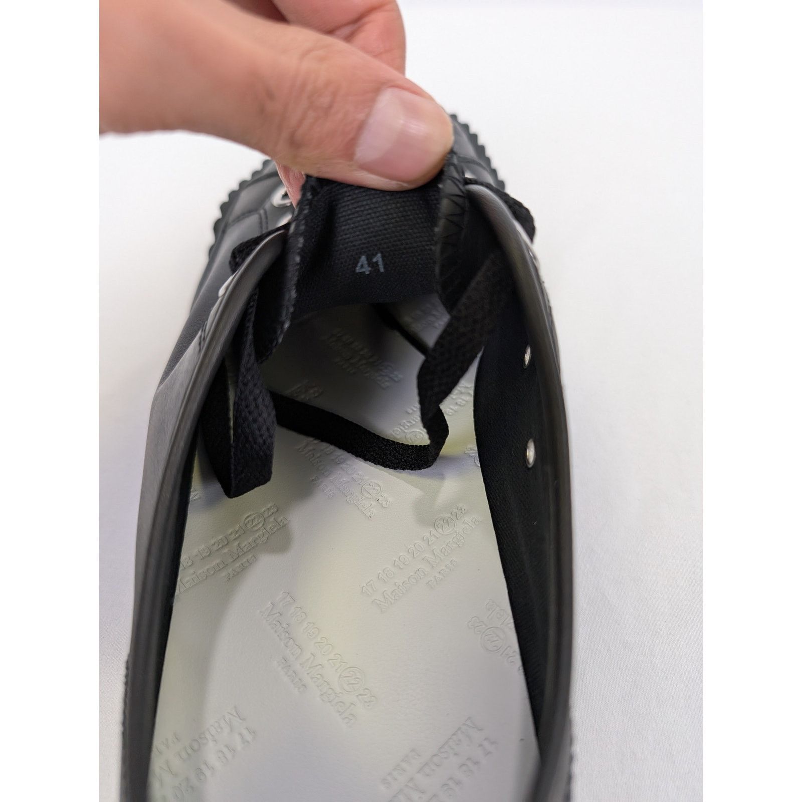 Maison Margiela o1rshd1 Q:2 / Tabi Low-top sneakers in Black/Beige Size US 8 / EU 41 - 16 Thumbnail