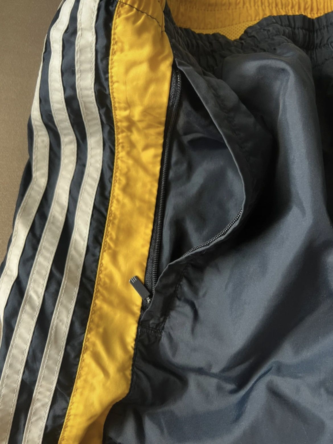 Adidas Adidas Vintage Trackpants Size 25" / US 0 / IT 36 - 3 Thumbnail