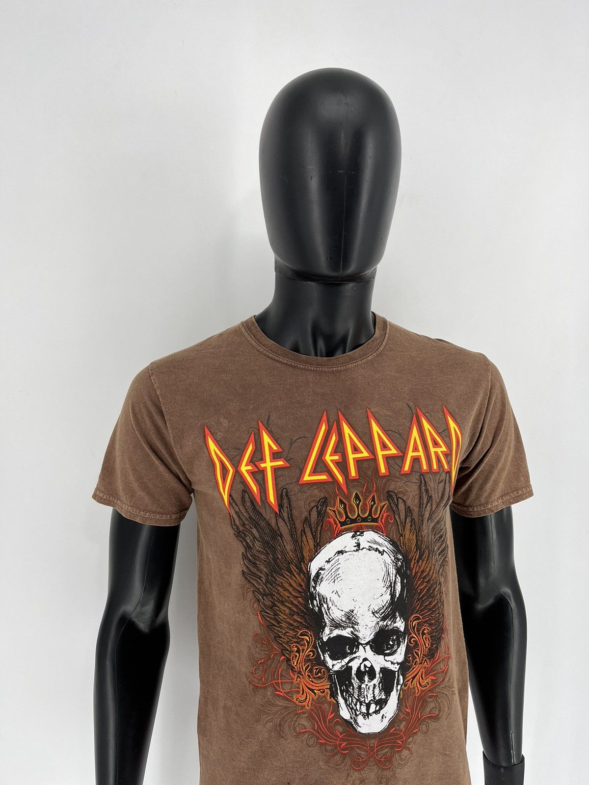 Band Tees × Vintage Vintage Y2K Def Leppard Band Tee Size S Faded Double Sided Size US S / EU 44-46 / 1 - 3 Thumbnail