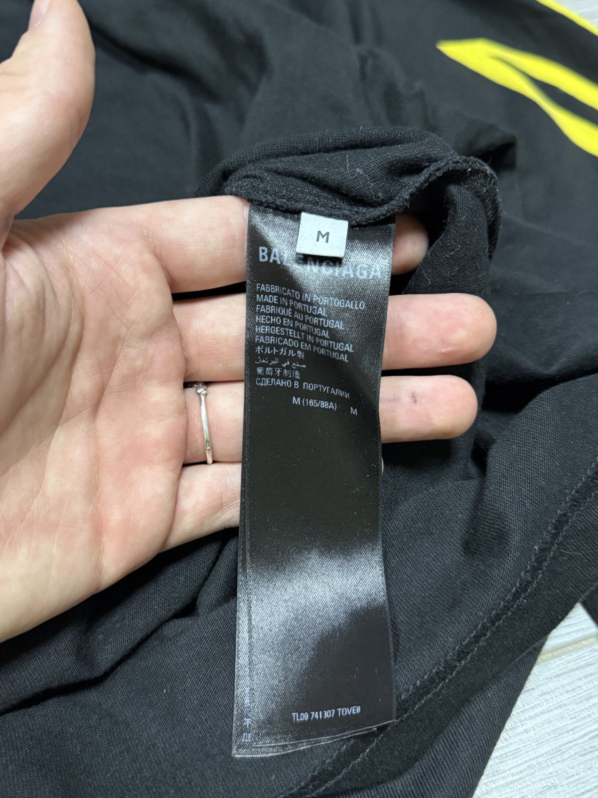 Balenciaga Balenciaga Ukraine Support long sleeve Tee united24 flag Size US M / EU 48-50 / 2 - 7 Thumbnail
