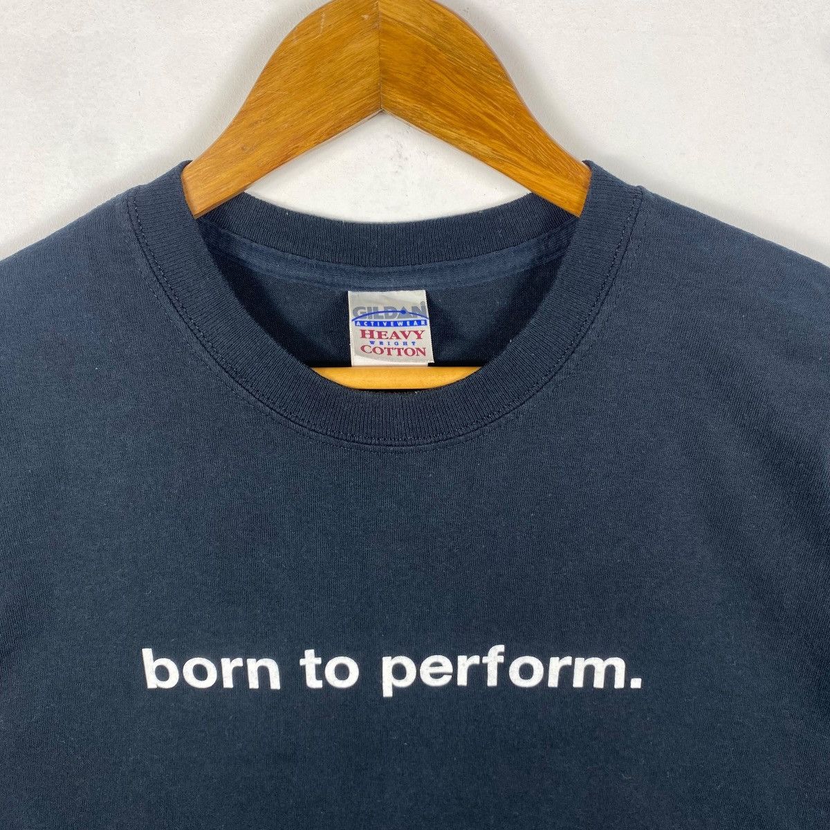 Vintage Vintage 00s Born To Perform Wording Graphic Tee Shirt Medium Size US M / EU 48-50 / 2 - 2 Thumbnail