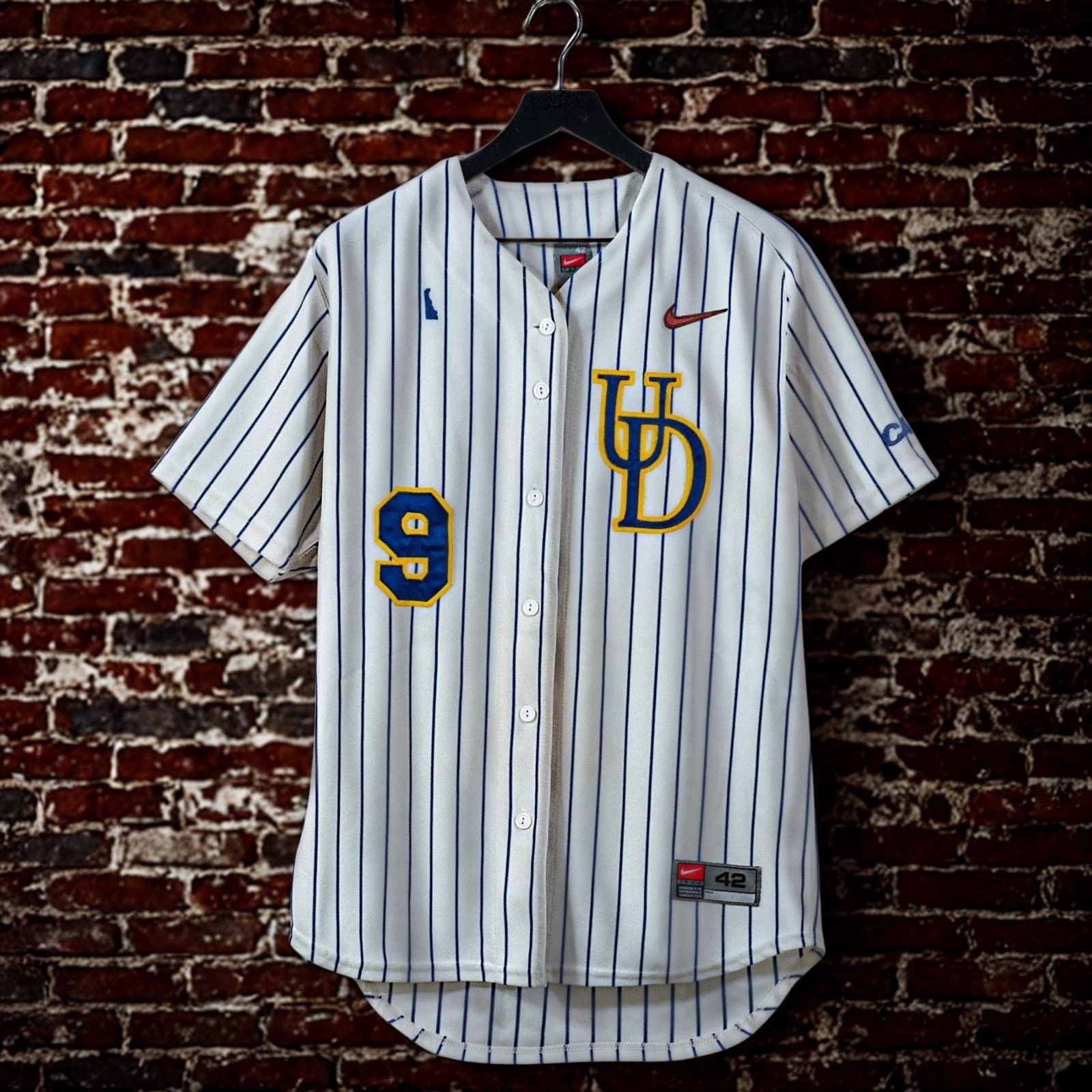 Nike Delaware Fightin Blue Hens Nike Baseball Jersey Sz 42 NCAA Size US L / EU 52-54 / 3 - 16 Thumbnail