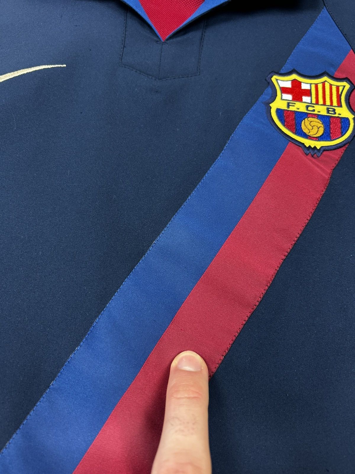 Nike FC Barcelona Nike 2002 2003 2004 Away Football Soccer Jersey Size US S / EU 44-46 / 1 - 8 Thumbnail