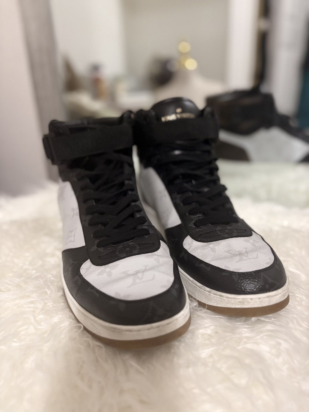 Louis Vuitton Louis Vuitton Rivoli Sneaker Size US 10 / EU 43 - 4 Thumbnail