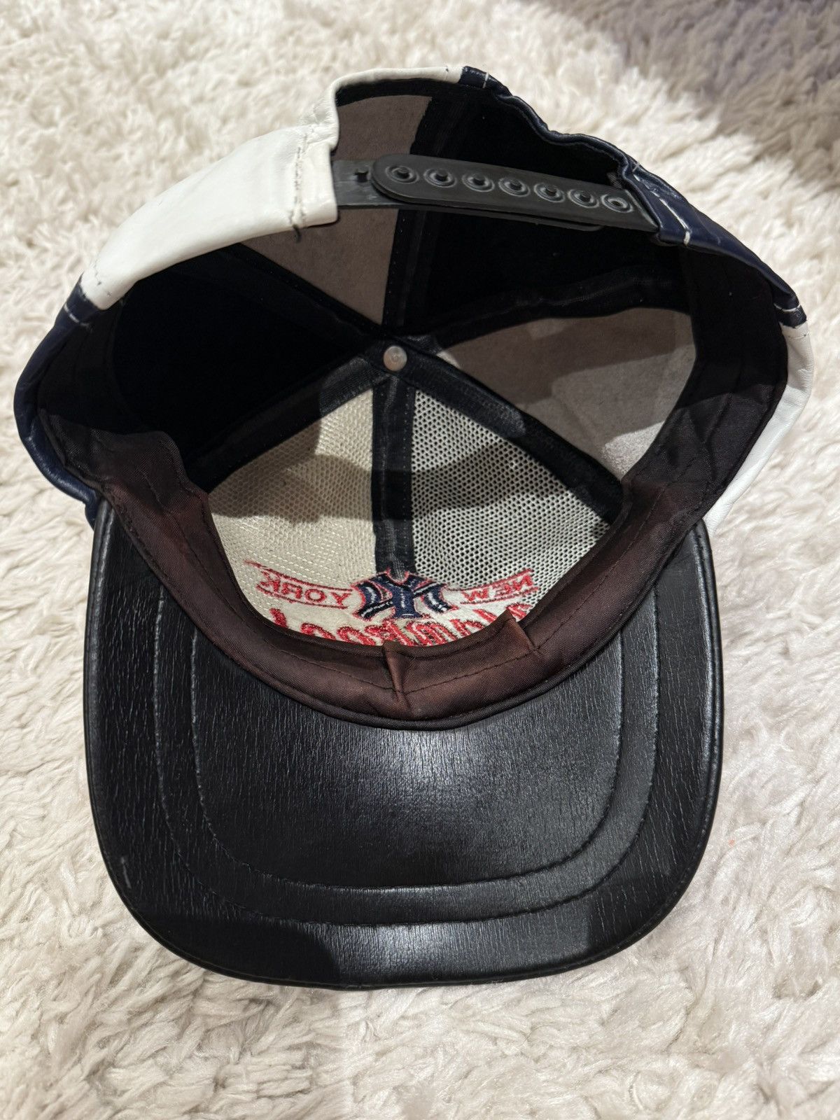 MLB Vintage New York Yankees Leather SnapBack Baseball Hat Size ONE SIZE - 10 Thumbnail