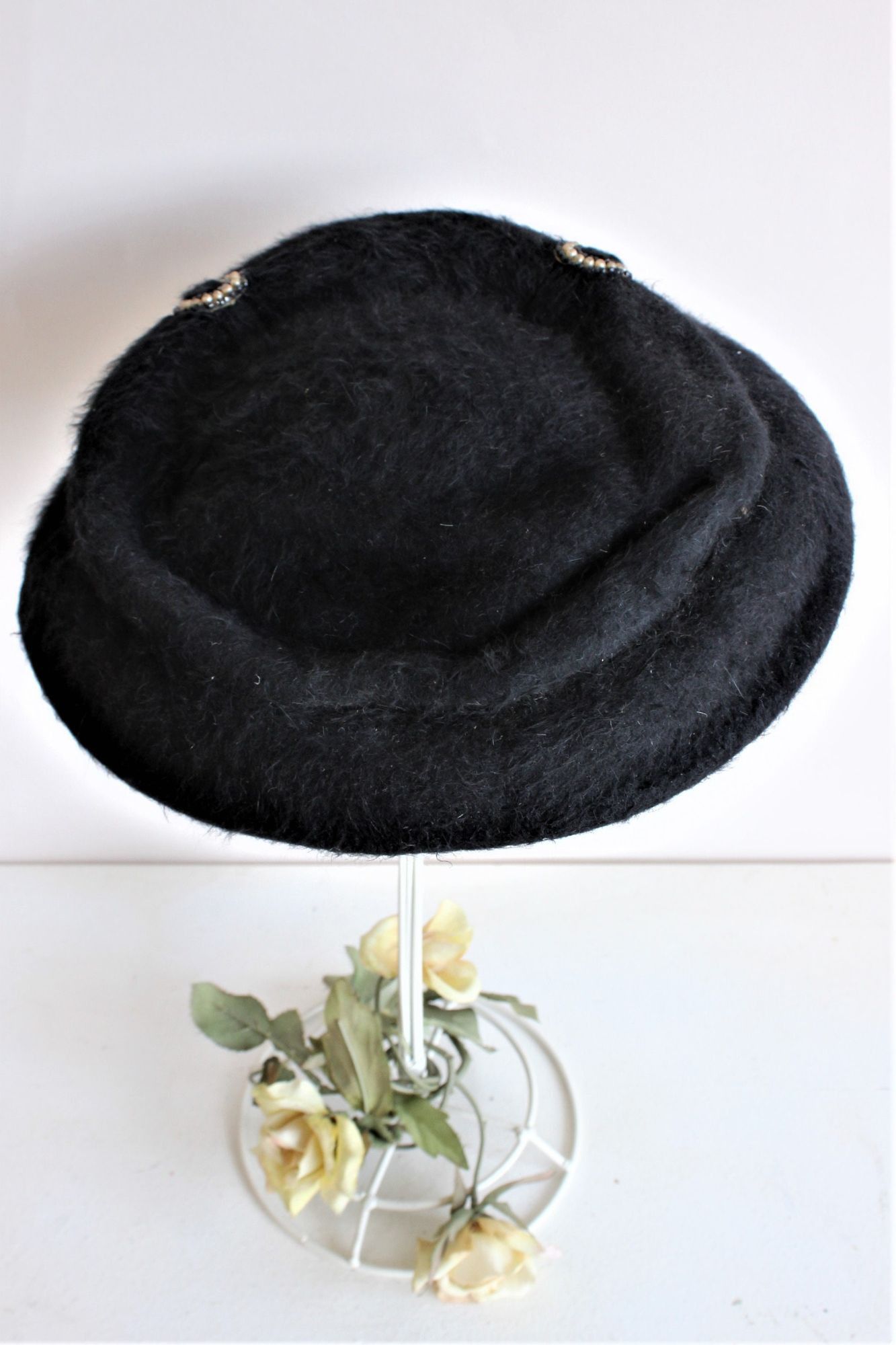 Vintage Vintage 1940s Hat, Black Plate Hat with Faux Pearls, Milline Size ONE SIZE - 9 Thumbnail