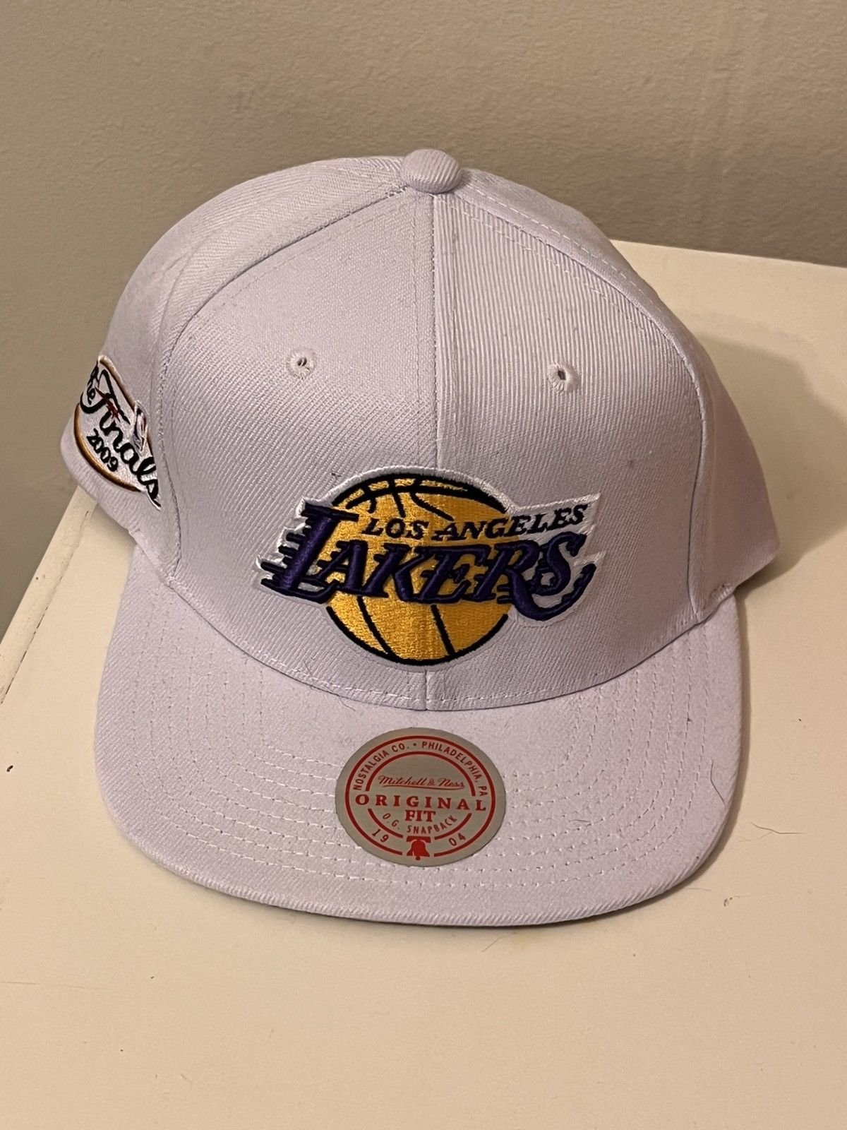 Mitchell & Ness Mitchell & Ness White Lakers Snapback Size ONE SIZE - 1 Thumbnail