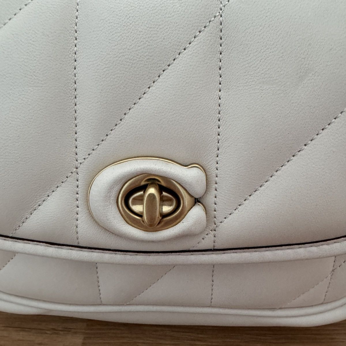 Coach Coach Pillow Madison Shoulder Bag 18 With Quilting In Chalk Size ONE SIZE - 9 Thumbnail