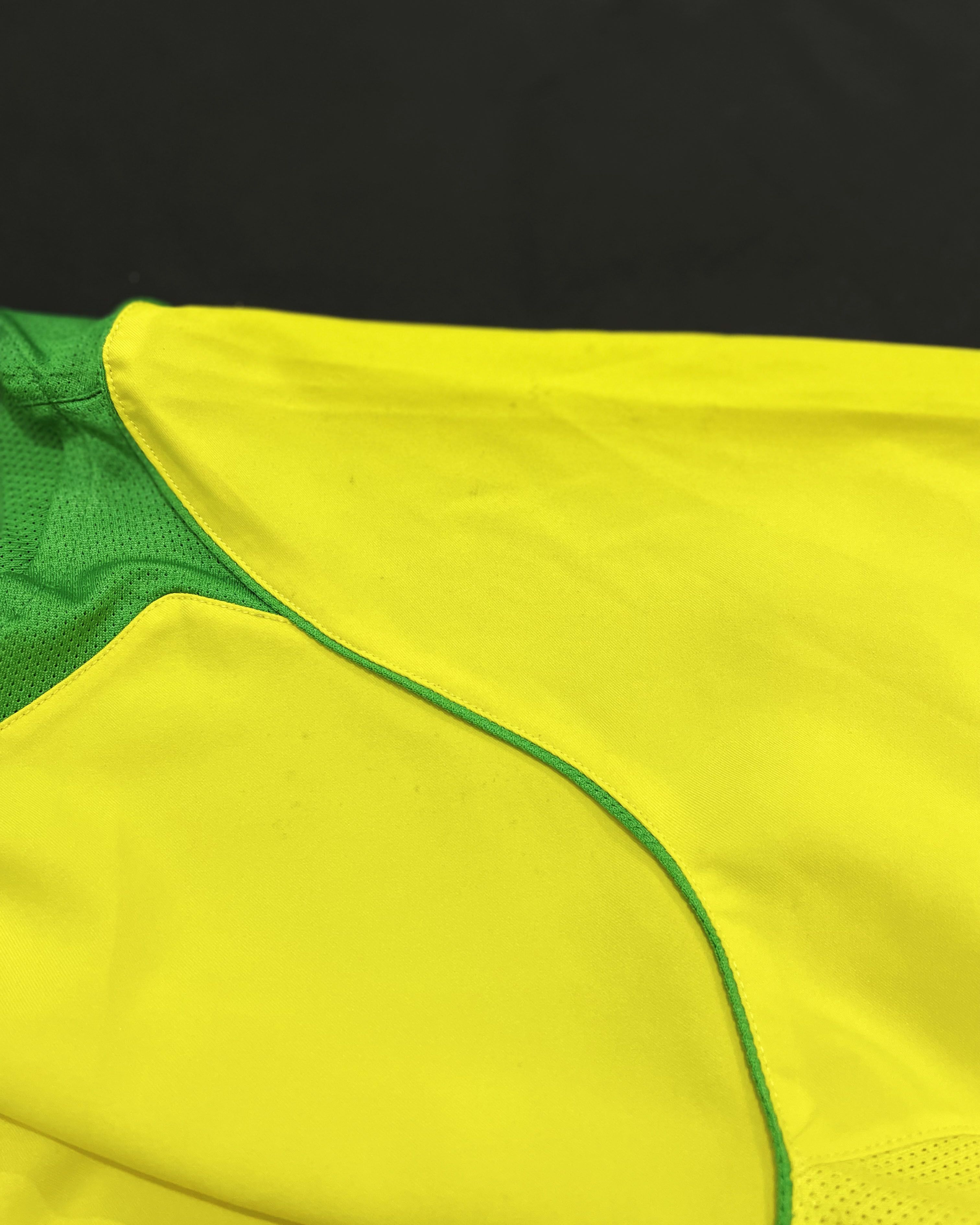 Nike Brazil Home Kit 2004 2005 2006 Size US XL / EU 56 / 4 - 8 Thumbnail