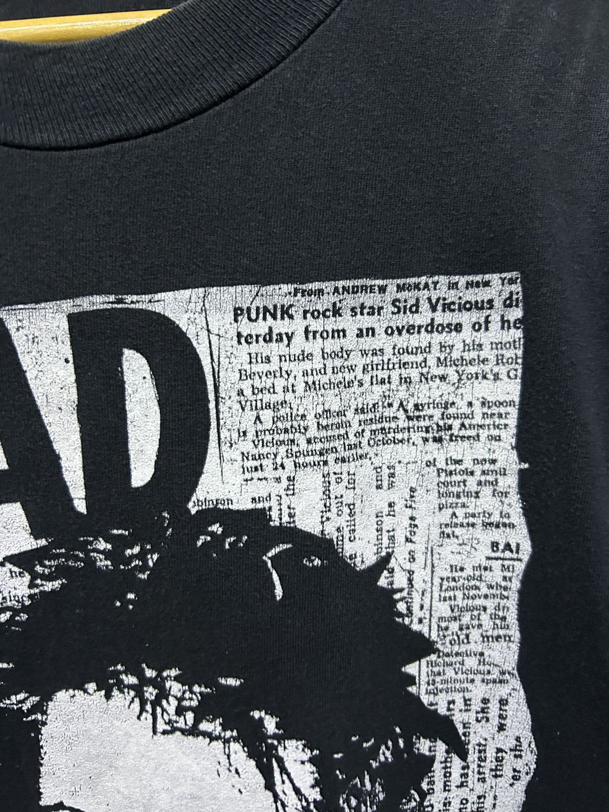 Band Tees Vintage sid vicious dead newspaper faded tee Size US M / EU 48-50 / 2 - 7 Thumbnail