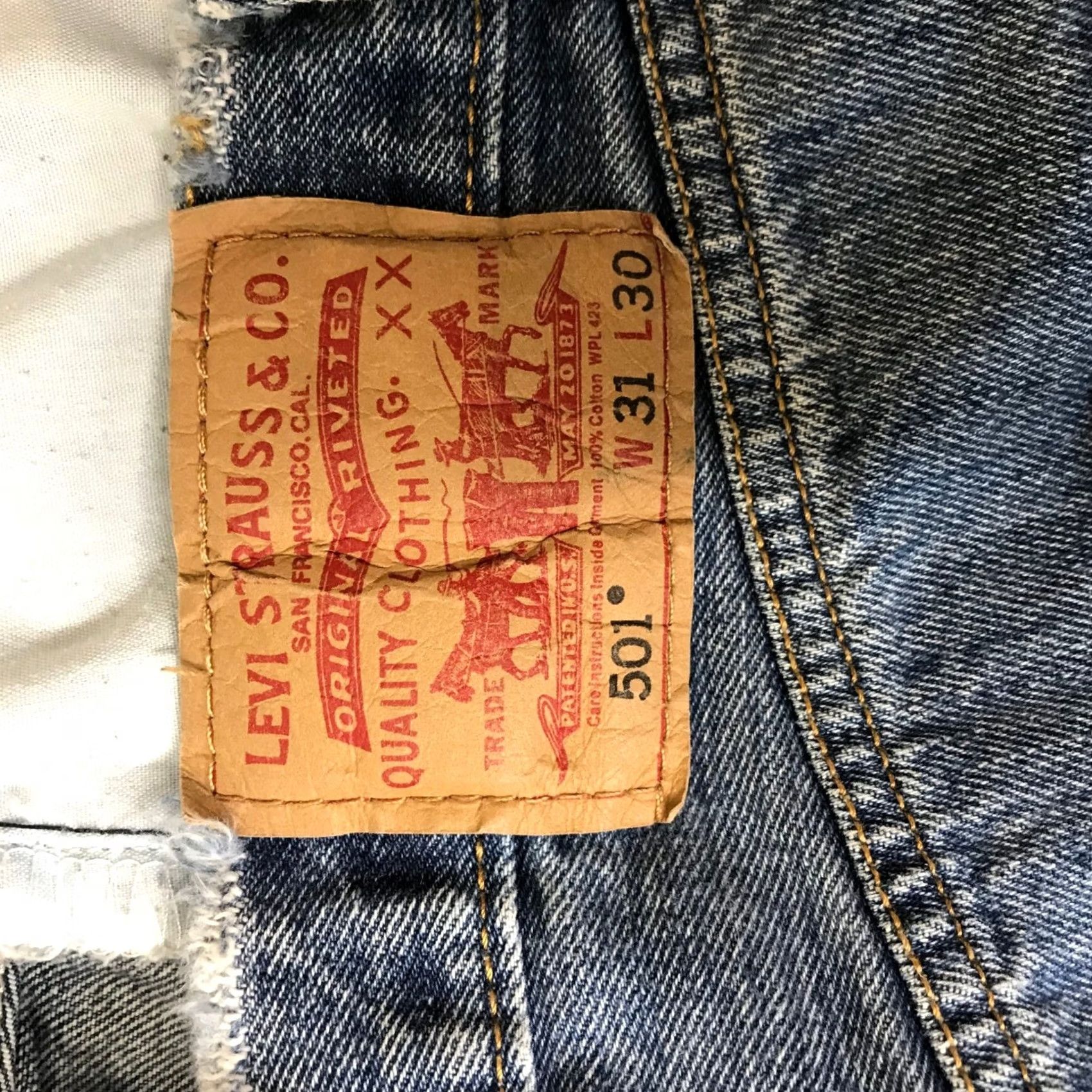 Levi's Levi's 501 Cutoff Denim Shorts Medium Wash Blue Button Fly 31 Womens Regular 2in Inseam Casual Bohemian 90s Vintage Not N/A Size 24" / US 00 / IT 34 - 8 Thumbnail