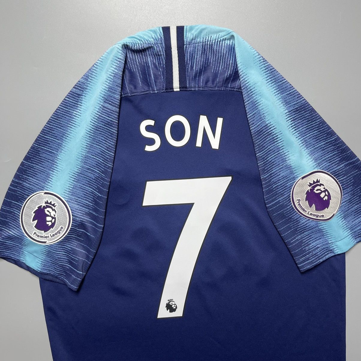 Nike TOTTENHAM NIKE 2018/2019 FOOTBALL AWAY JERSEY #7 SON Size US M / EU 48-50 / 2 - 8 Thumbnail