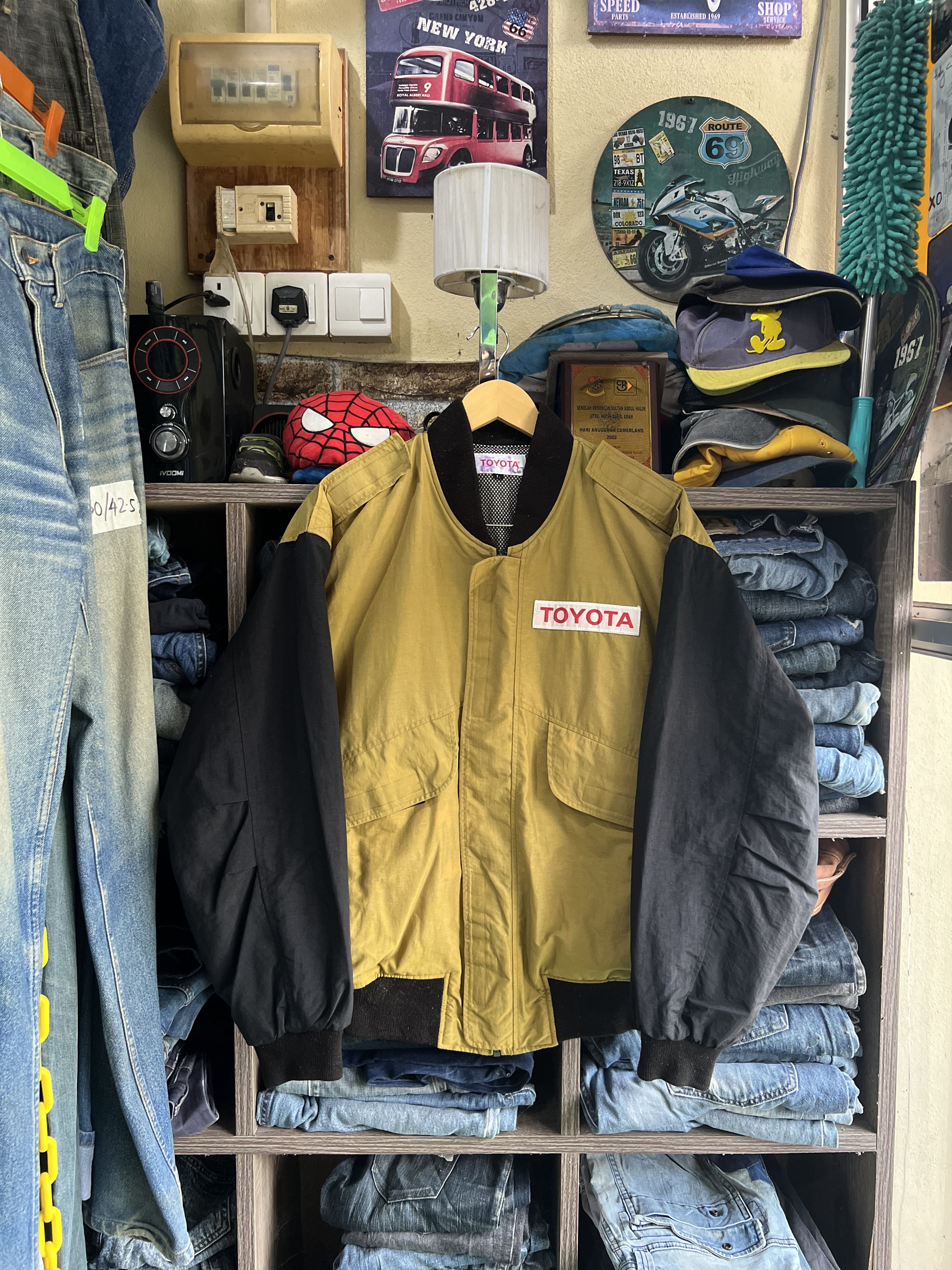 Japanese Brand 🔥Vintage Toyota Zipper Jacket Size US L / EU 52-54 / 3 - 21 Thumbnail